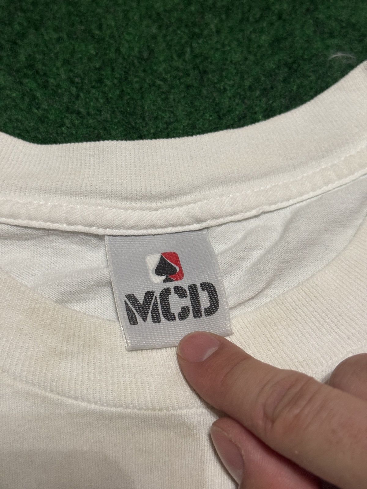 Vintage Vintage MCD Division Surfer Beach Skater Grunge T Shirt Size US L / EU 52-54 / 3 - 3 Thumbnail