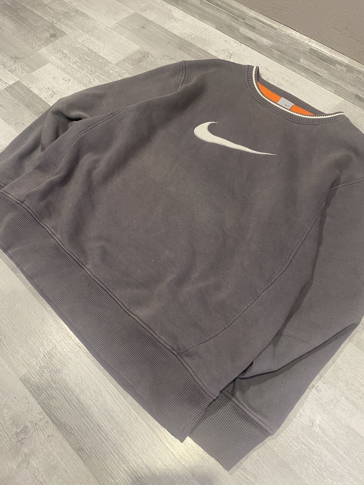 Nike Nike 1990s vintage Nike big swoosh sweatshirt Size US L / EU 52-54 / 3 - 3 Thumbnail