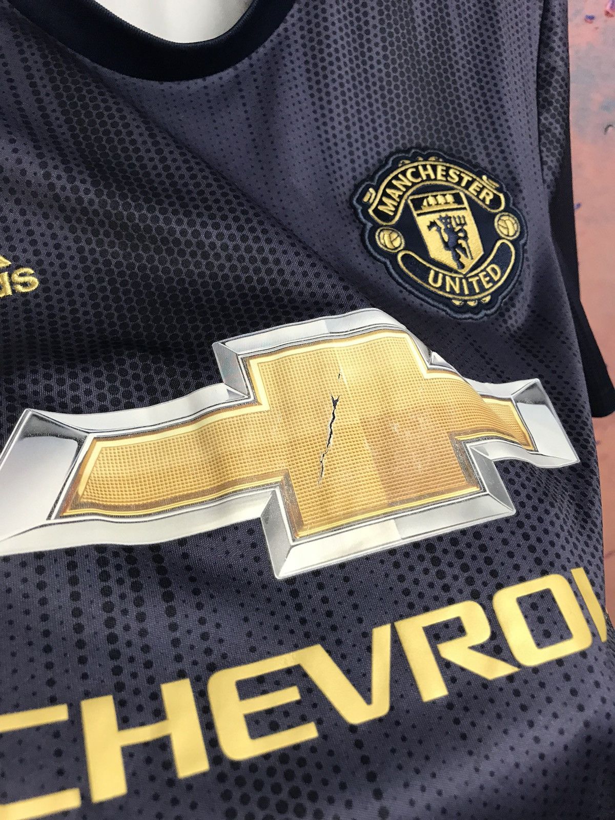 Vintage Manchester United soccer jersey Size US L / EU 52-54 / 3 - 5 Thumbnail