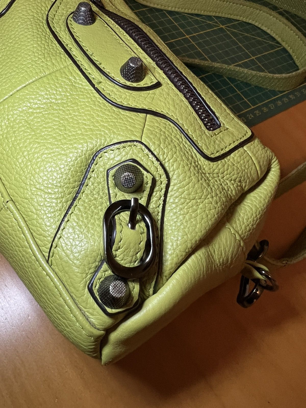 Leather Vintage SO.GA leather “city bag” stud crossbody bag Size ONE SIZE - 15 Thumbnail