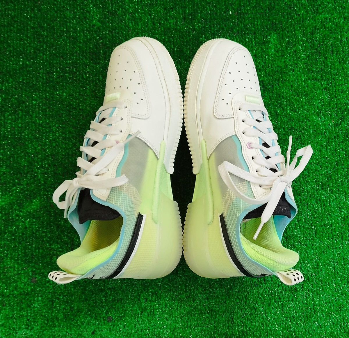Nike Nike Air Force 1 React Sail Barely Volt Size US 7 / EU 40 - 4 Thumbnail