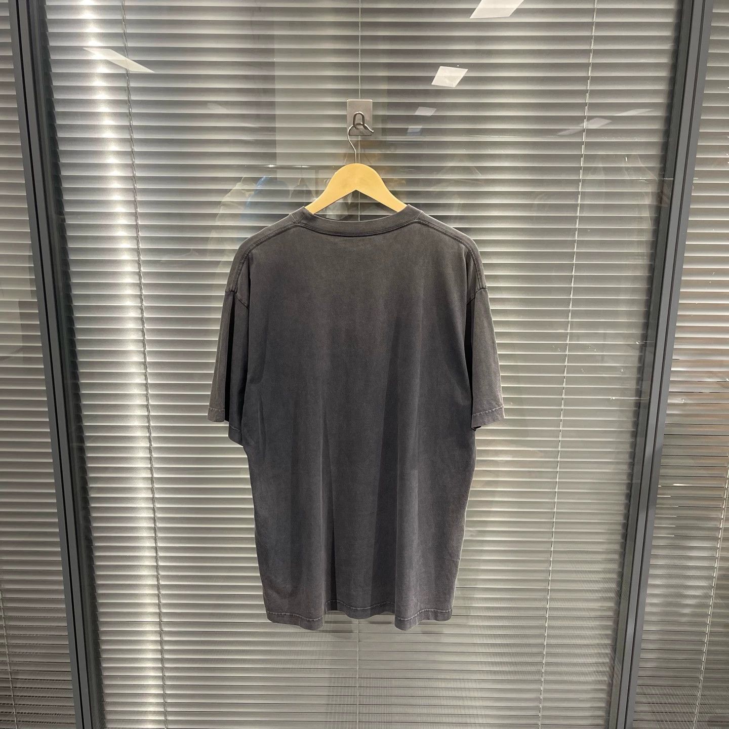 Balenciaga Balenciaga Batman Black Red Embroidered Vintage SS Tee Size US XS / EU 42 / 0 - 2 Thumbnail