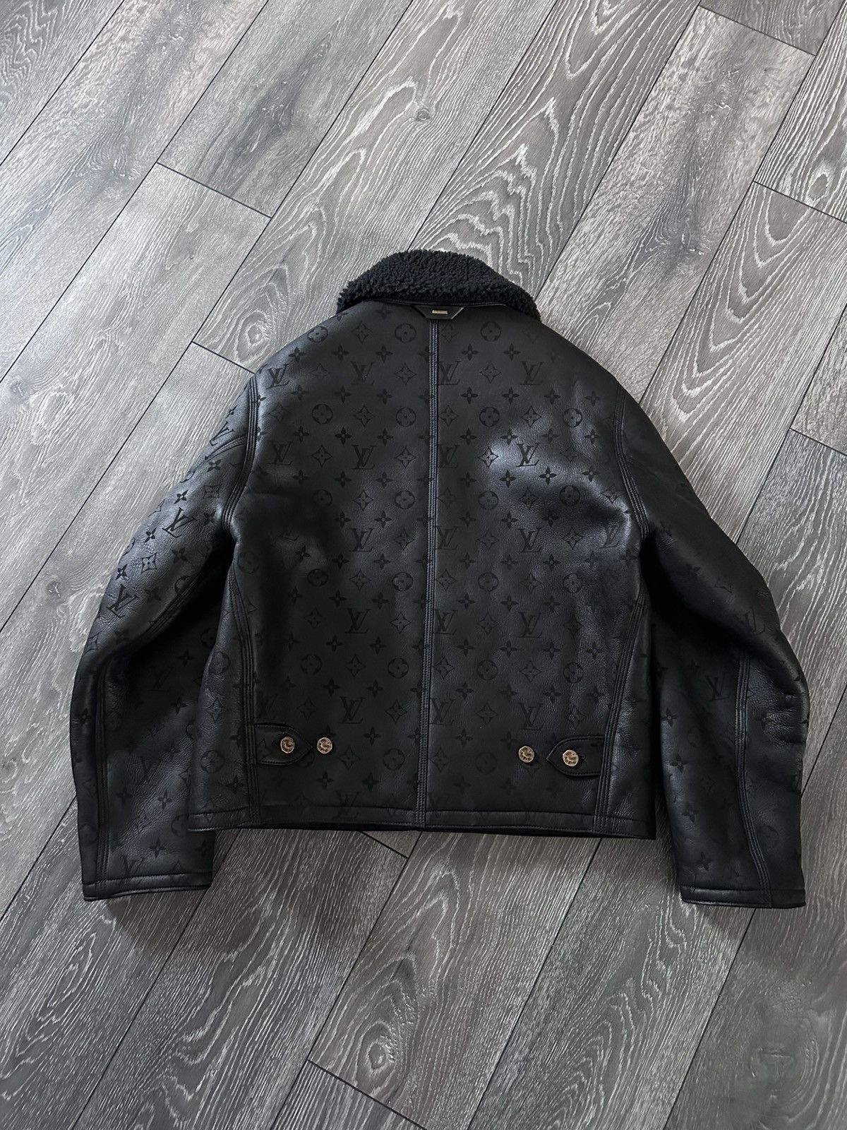 Louis Vuitton louis vuitton embossed monogram shearling jacket black Size US M / EU 48-50 / 2 - 3 Thumbnail