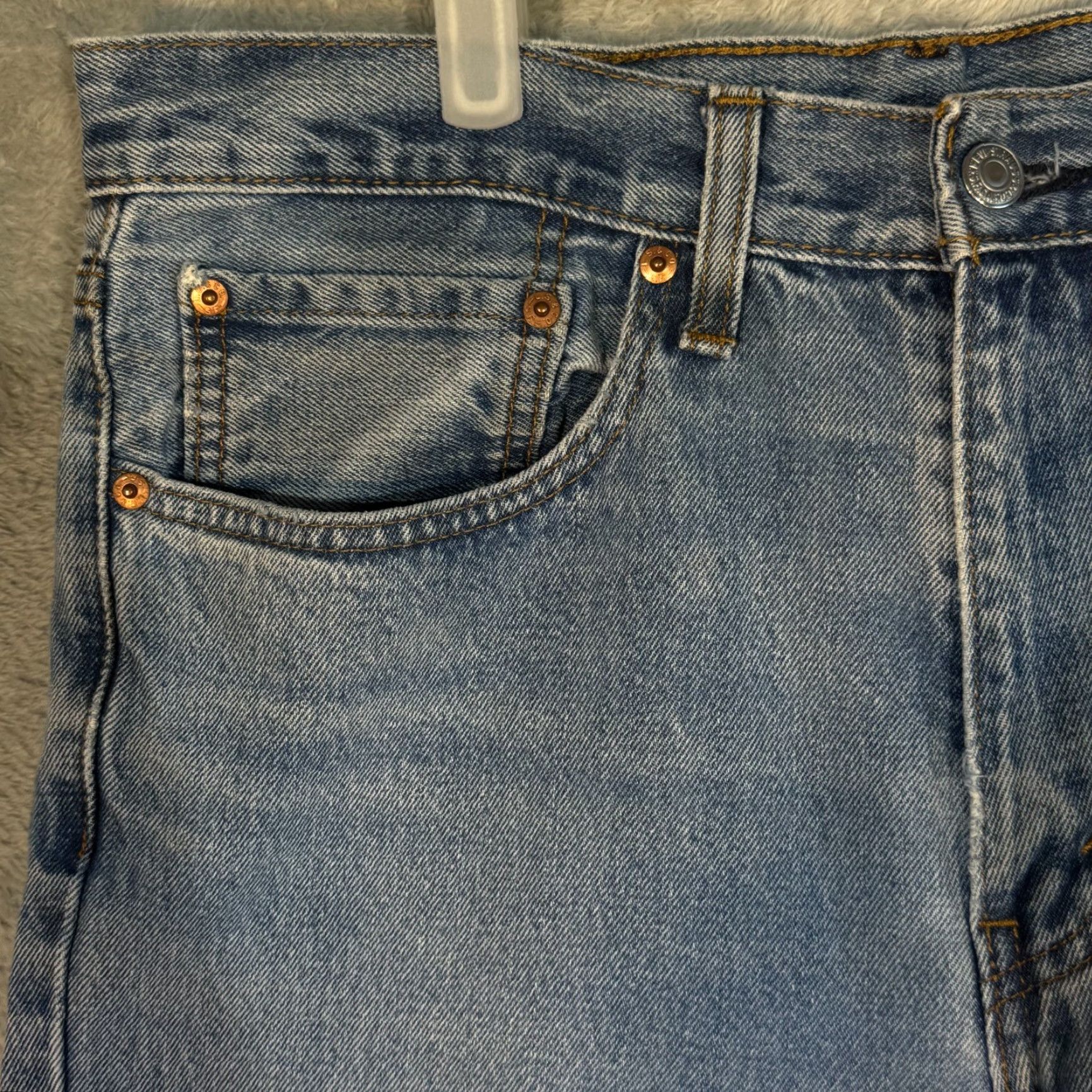 Levi's VINTAGE Levi’s 516 Jeans Men’s Slim Straight Jeans 34x32 Blue Light Wash Denim Slim Straight Leg Mens Size US 34 / EU 50 - 3 Thumbnail