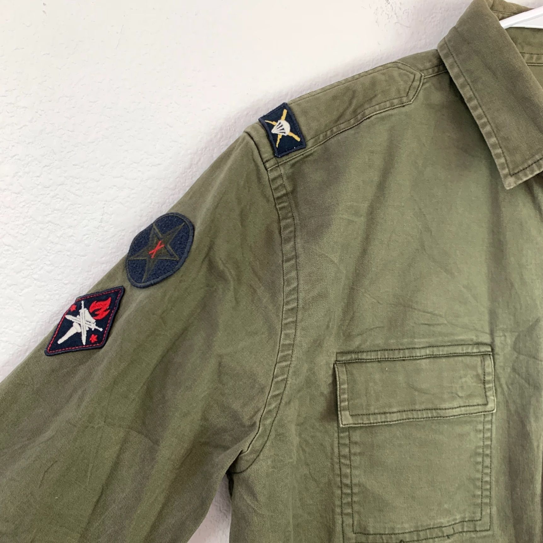 Express Express Green Military Look Patches Long Sleeve Button Up Shirt Medium Size US M / EU 48-50 / 2 - 2 Thumbnail