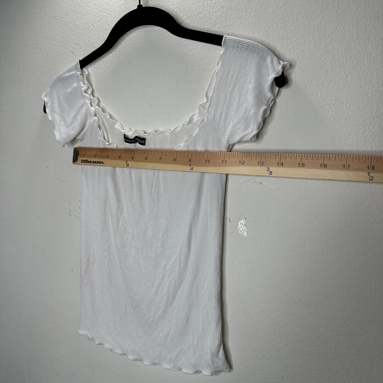 Brandy Melville Brandy Melville White Crop Top Lettuce Trim Hem Rib Knit OS Size ONE SIZE - 7 Thumbnail