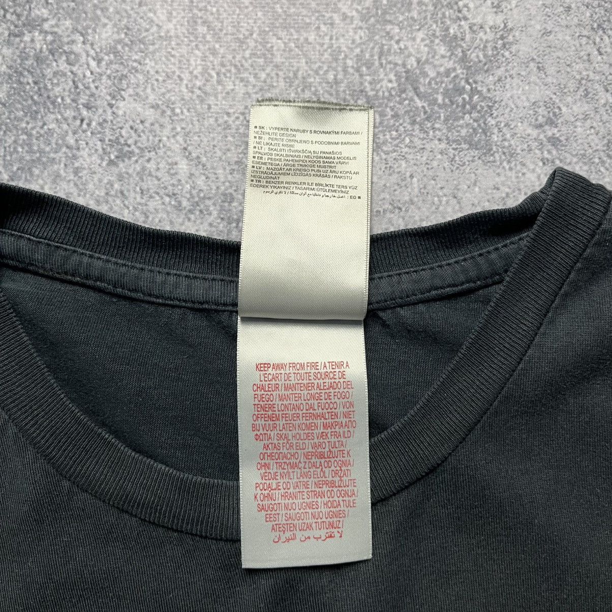 Nike Vintage Nike Air Max 95 Tee Streetwear Y2K Size US L / EU 52-54 / 3 - 7 Thumbnail