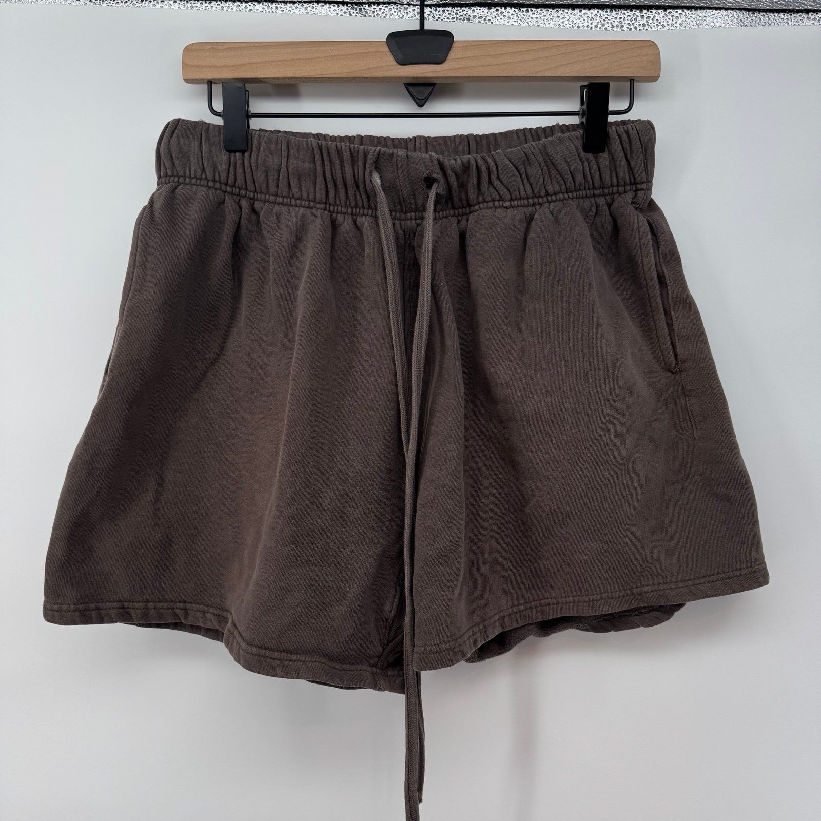MNML MNML 4.5” Heavyweight Sweatshorts Men’s Medium Brown Drawst Size US 33 - 1 Thumbnail