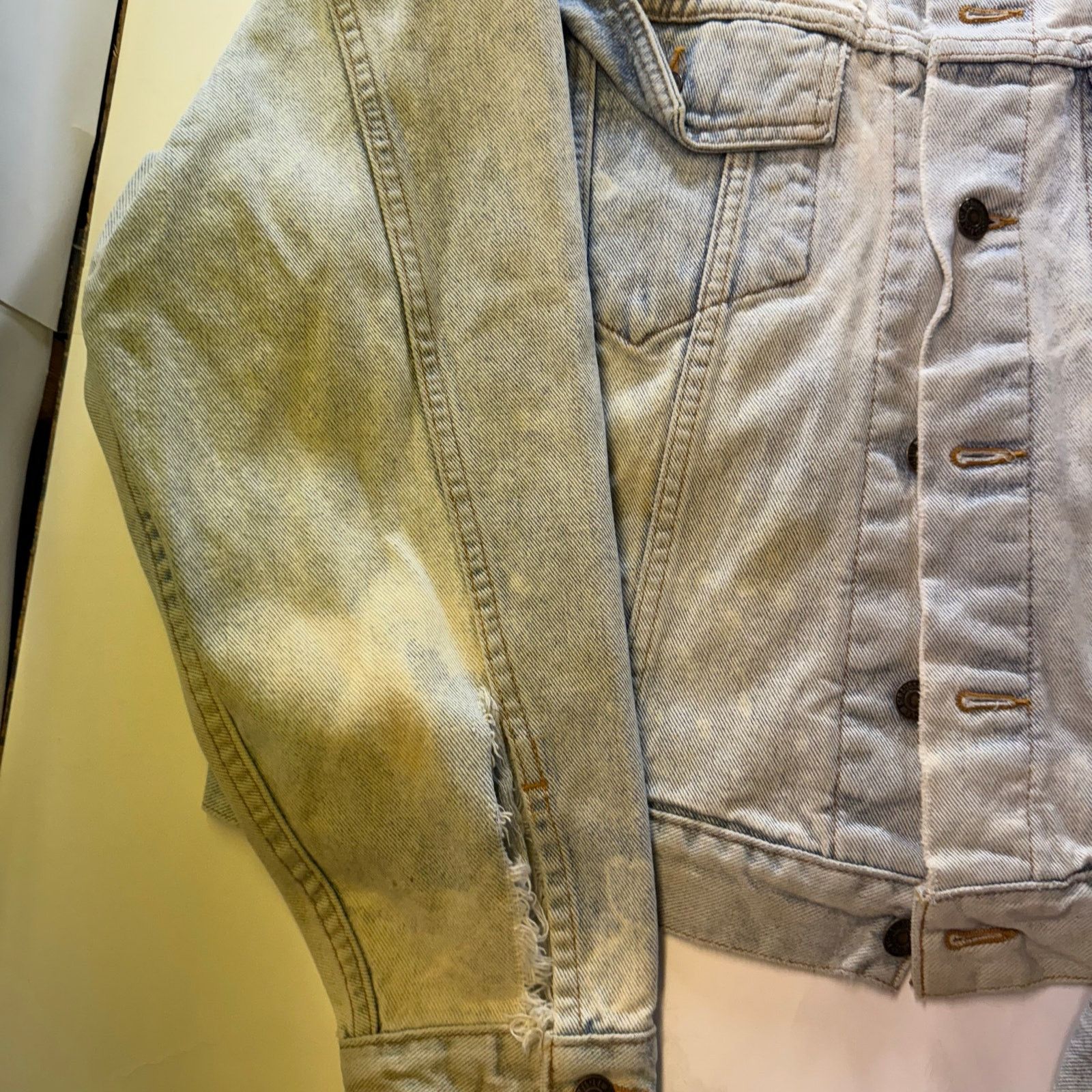 Levi's 90'S Levi's 70598-4834 Large Patch Denim Jacket Size Medium Size US M / EU 48-50 / 2 - 22 Thumbnail