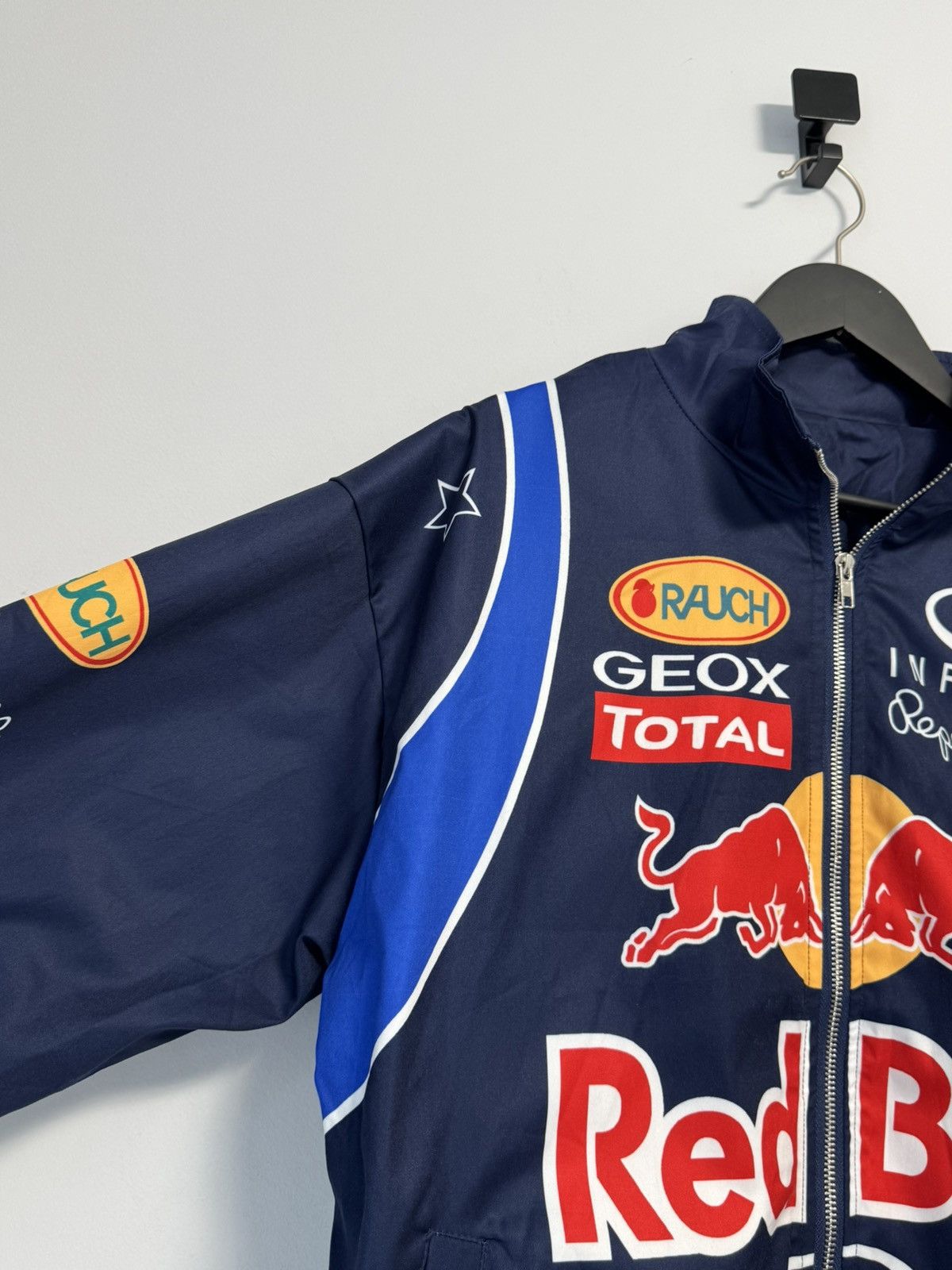 Red Bull Red Bull Racing Infiniti F1 Jacket Vintage Formula 1 Racing Size US M / EU 48-50 / 2 - 7 Thumbnail