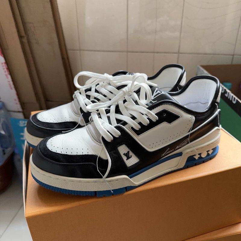 Louis Vuitton Louis Vuitton Black and Blue Trainer Sneakers 0079 Size US 9 / EU 42 - 1 Thumbnail