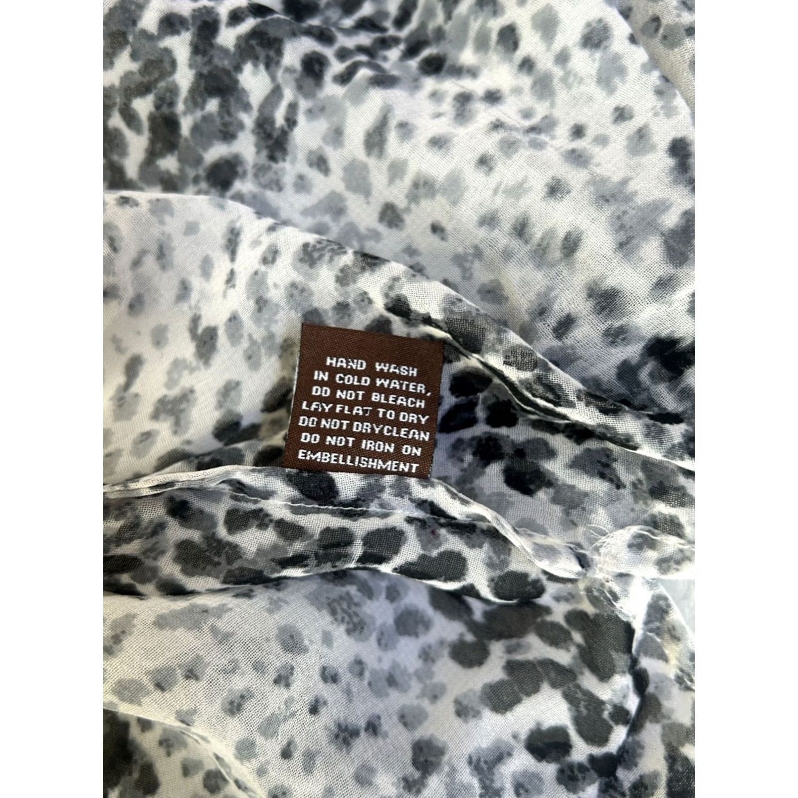 Vintage VINTAGE Adrienne Vittadini Womens Beaded Black White Animal Print Tunic Top Large New Size L / US 10 / IT 46 - 6 Thumbnail