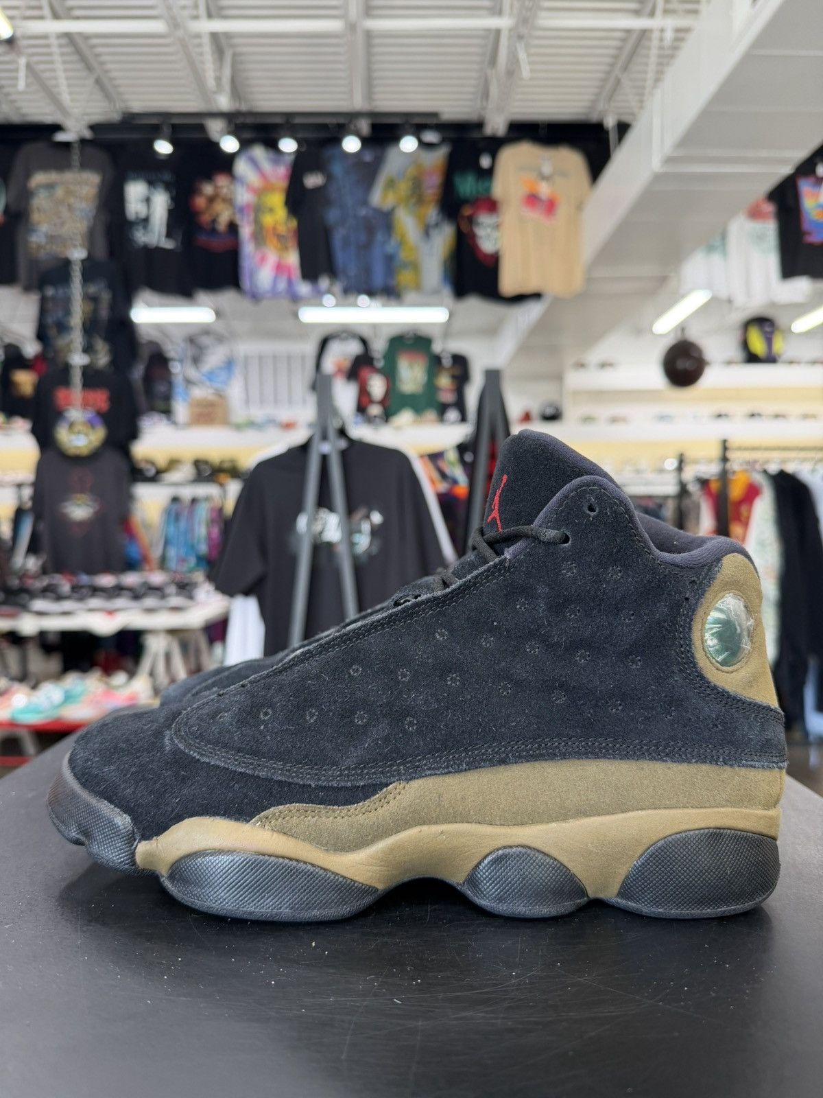 Jordan Brand Air Jordan 13 Olive Size 7Y (2018) Size US 7 / EU 40 - 7 Thumbnail