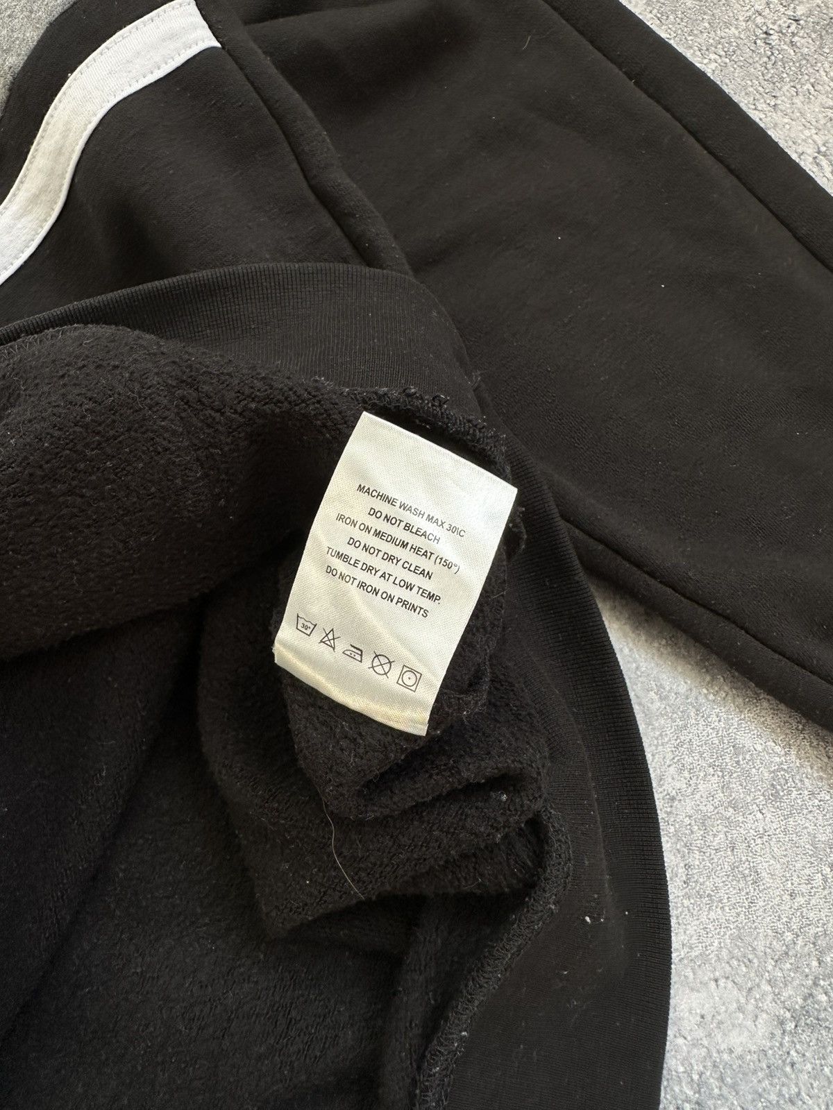 Sergio Tacchini Sergio Tacchini Vintage Striped Hoodie Sun Faded Size US L / EU 52-54 / 3 - 10 Thumbnail