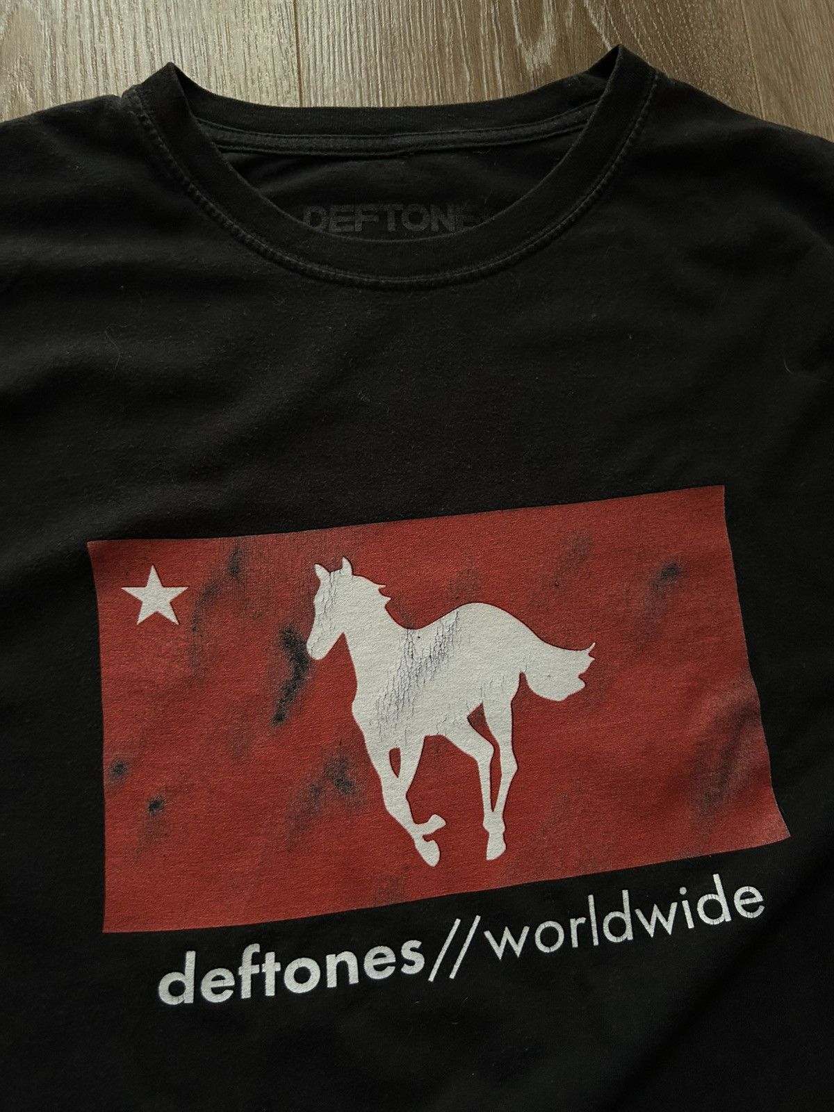 Band Tees Deftones White Pony Worldwide Tour Band T-Shirt Size US M / EU 48-50 / 2 - 2 Thumbnail