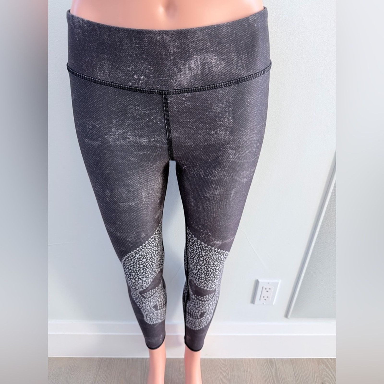 Other Gym Workout Yoga Pilates Gym Black Gray Leggings size XS/S Size 26" / US 2 / IT 38 - 2 Thumbnail
