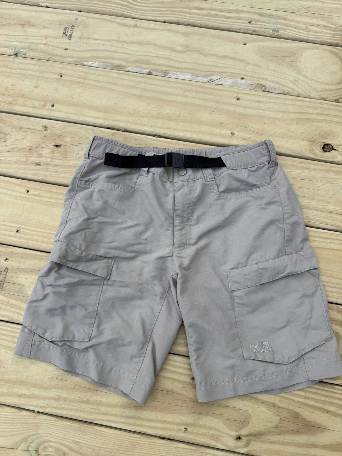 The North Face The North Face Khaki Shorts Size US 32 / EU 48 - 1 Thumbnail