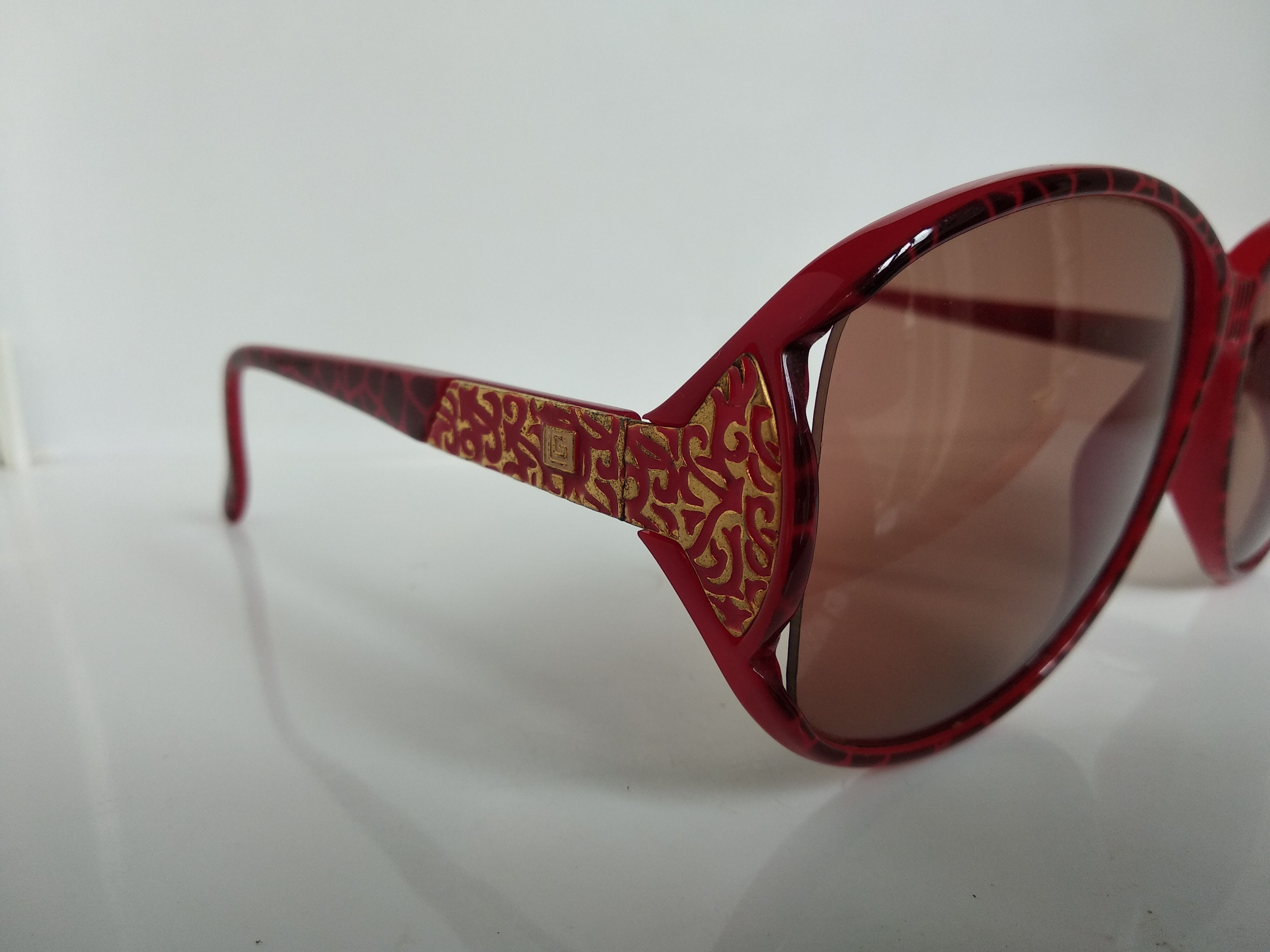 Guy Laroche Vintage Guy Laroche Paris GL-9109 Red Sunglasses Frame Size ONE SIZE - 1 Thumbnail