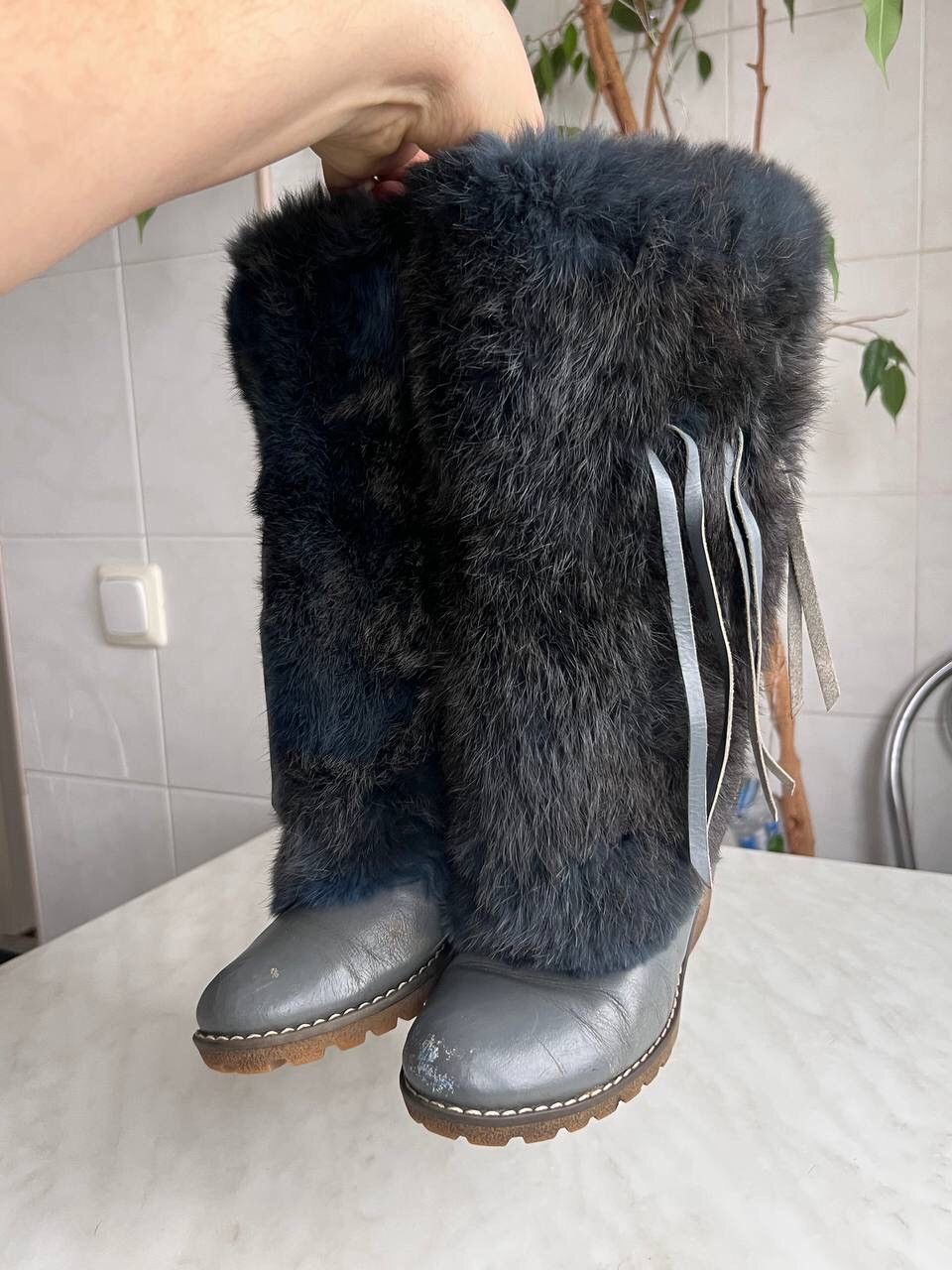 Yeti Fur Yeti Vintage Winter High Platform Boots Y2K 2000s FUR Size US 7 / IT 37 - 16 Thumbnail
