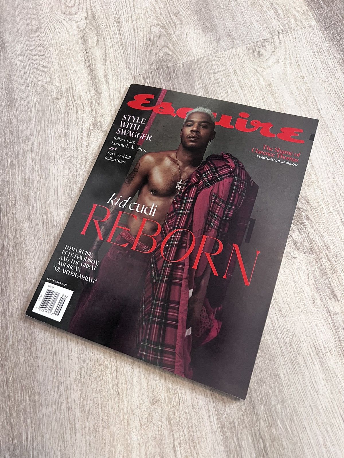 Esquire 2022 Kid Kudi Esquire Magazine Size ONE SIZE - 2 Thumbnail
