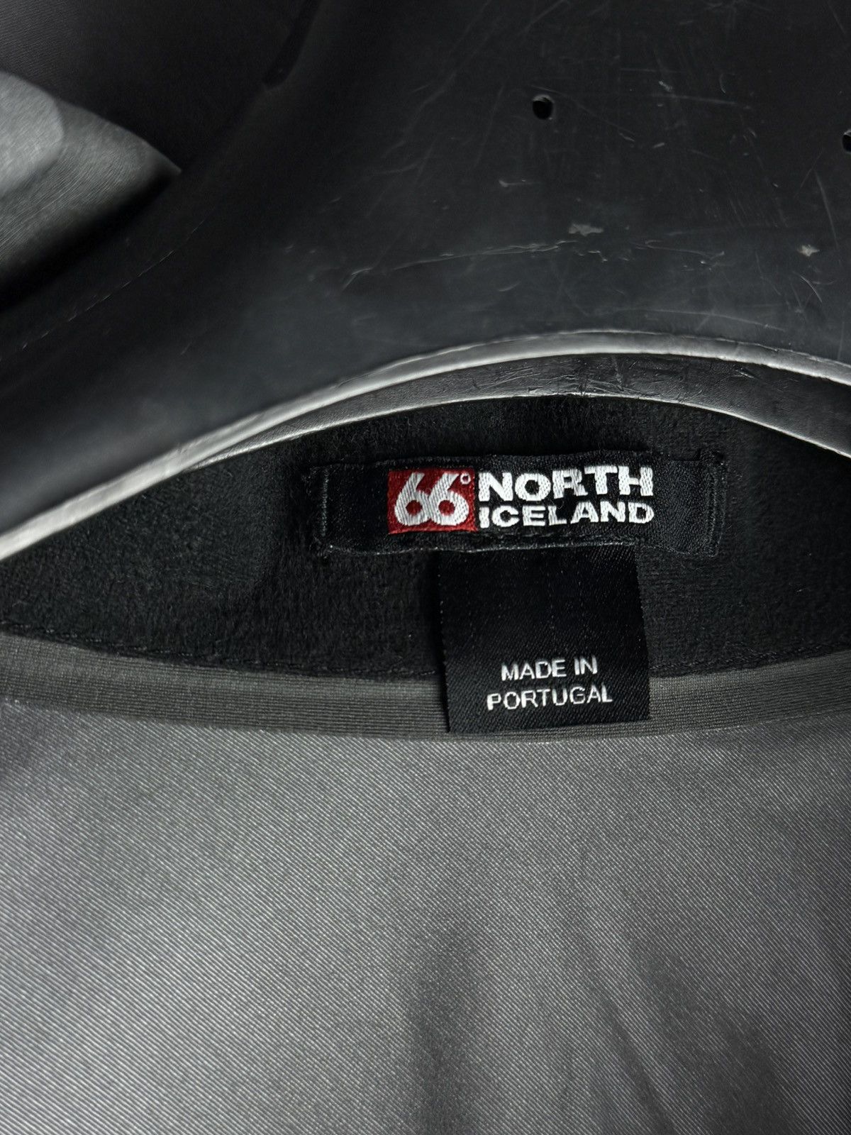 66 North 66° North Skaftafell Gore-Tex Infinium Jacket in Lava Size US M / EU 48-50 / 2 - 10 Thumbnail