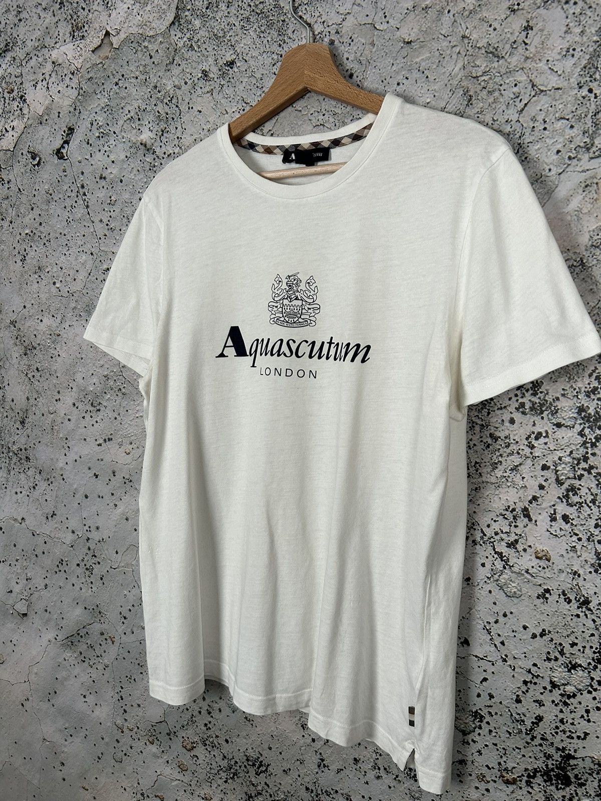 Aquascutum Aquascutum Vintage Logo Tee White England Designer Hype Size US L / EU 52-54 / 3 - 2 Thumbnail