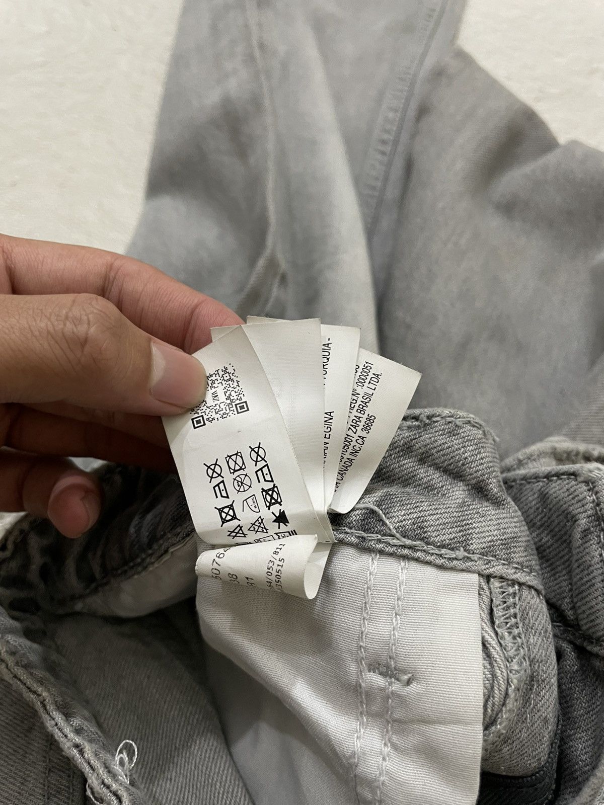 Le Grande Bleu (L.G.B.) Calvin Klein Jeans Gray Denim Pants Straight Leg Y2K Style Size US 29 - 11 Thumbnail