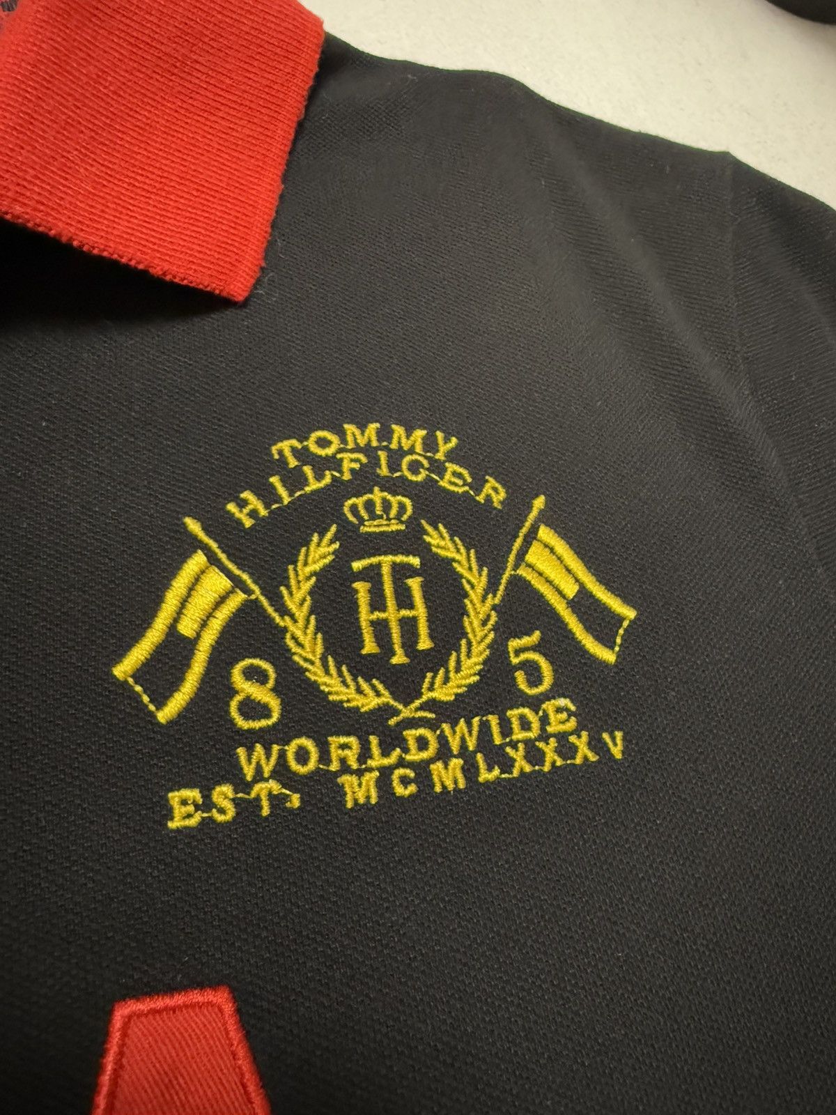 Tommy Hilfiger × Vintage Vintage Tommy Hilfiger Polo USA Flag T Shirt Big Logo 90s Size US XL / EU 56 / 4 - 4 Thumbnail