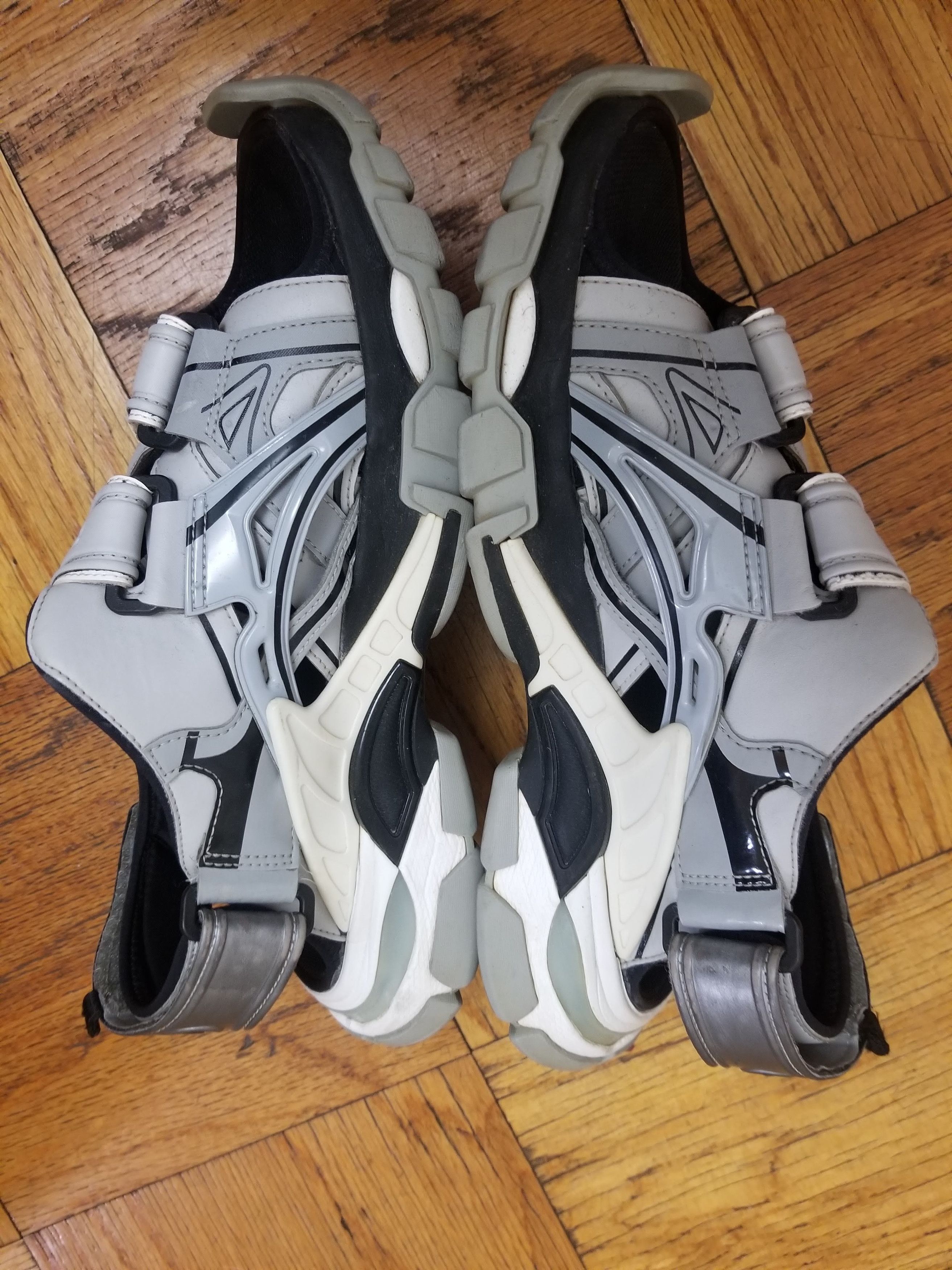 Balenciaga Balenciaga Grey Rubber Track Sandals Size 42 Size US 9 / EU 42 - 4 Thumbnail