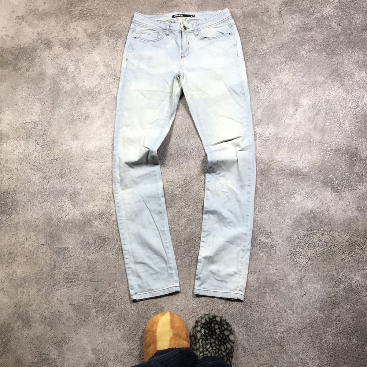 Vintage Vintage 90s Iceberg Distressed Jeans Grunge Thrashed Boxy 27 Size US 27 - 1 Thumbnail