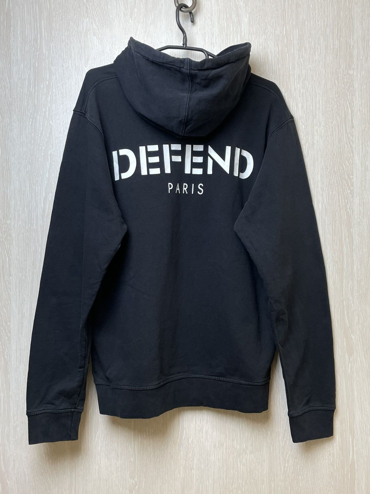 DEFEND PARIS DEFEND PARIS PULLOVER HOODIE SIZE XL BLACK MENS Size US XL / EU 56 / 4 - 1 Thumbnail