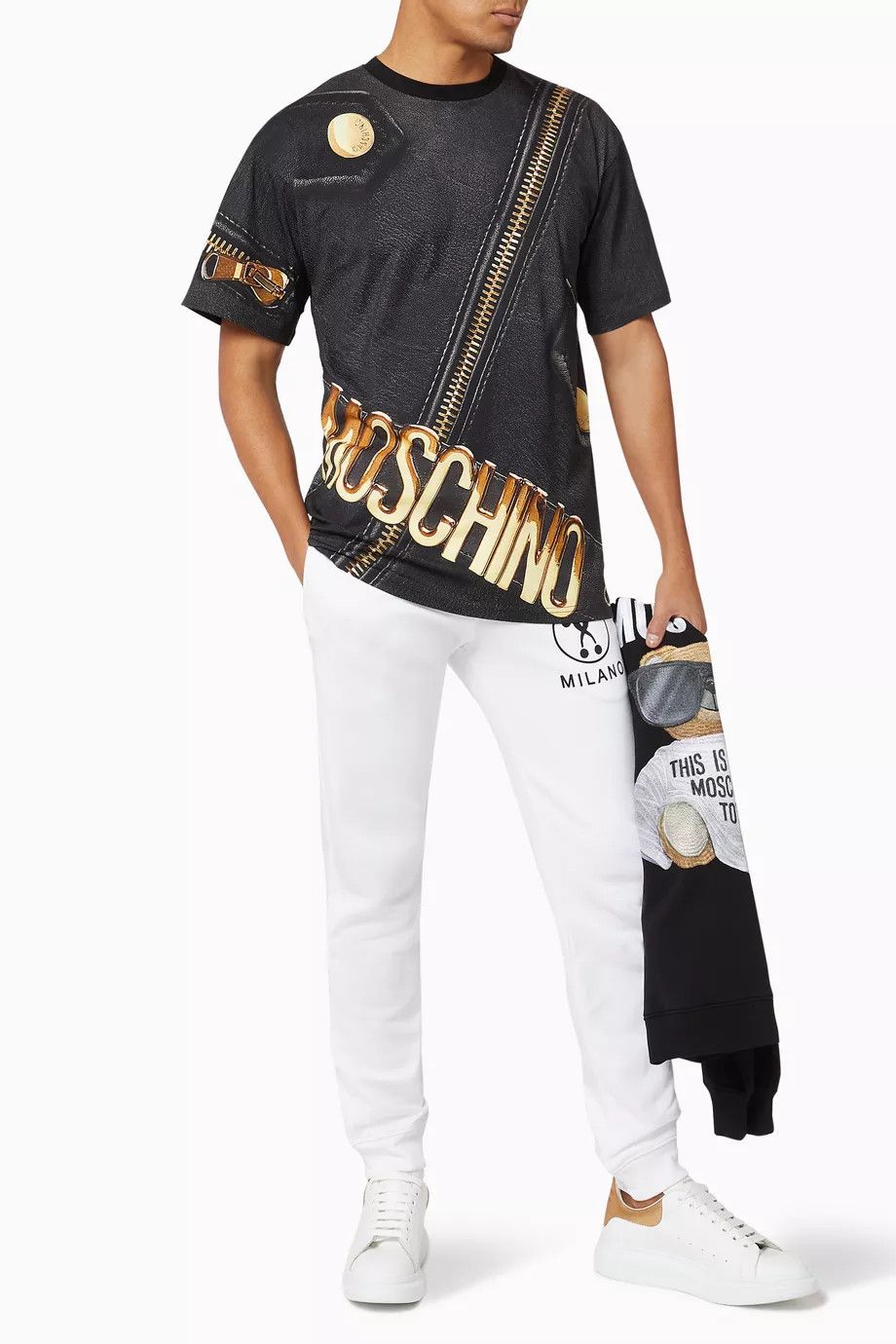 Moschino o1y0225 Logo T-Shirt in Black Size US L / EU 52-54 / 3 - 4 Thumbnail