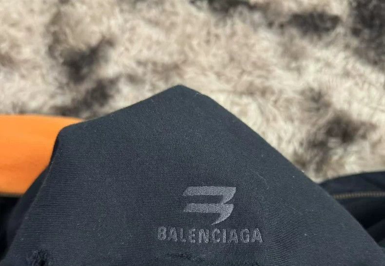 Balenciaga Balenciaga Cotton Robe Bomber 23fw Sporty B Doing Old Destr Size US M / EU 48-50 / 2 - 2 Thumbnail