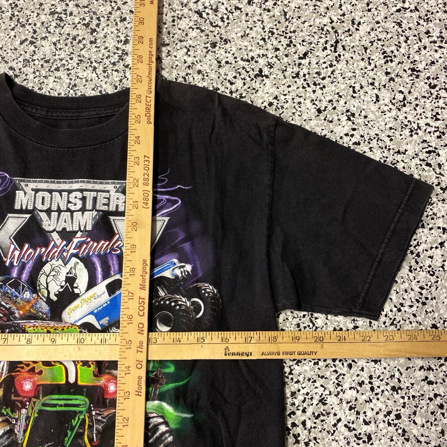Vintage VINTAGE Monster Jam Shirt Mens Small Black World Tour Grave Digger Y2K Size US S / EU 44-46 / 1 - 2 Thumbnail