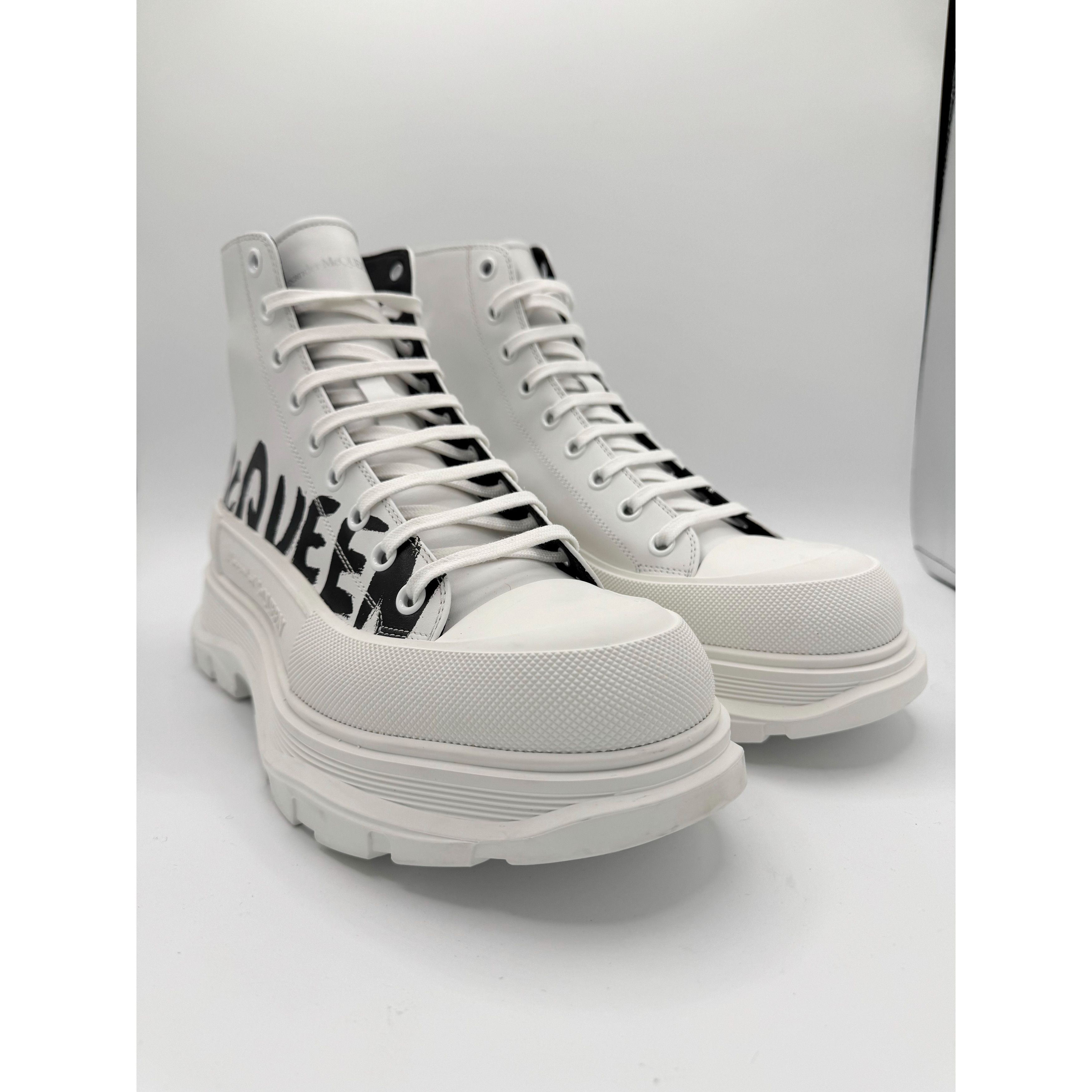 Alexander McQueen Alexander McQueen Tread Slick Boot Graffiti Optic White Size US 11.5 / EU 44-45 - 4 Thumbnail