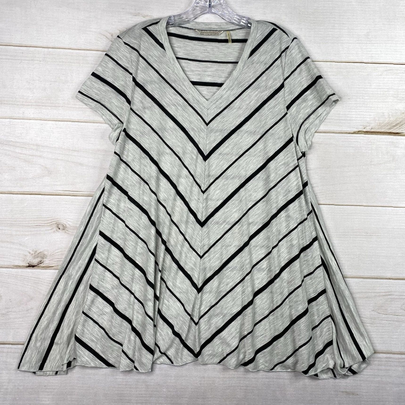 Soft Surroundings Soft Surroundings Shirt Womens 1X Gray V-Neck Tunic Striped Stretch Lightweight Size XL / US 12-14 / IT 48-50 - 2 Thumbnail