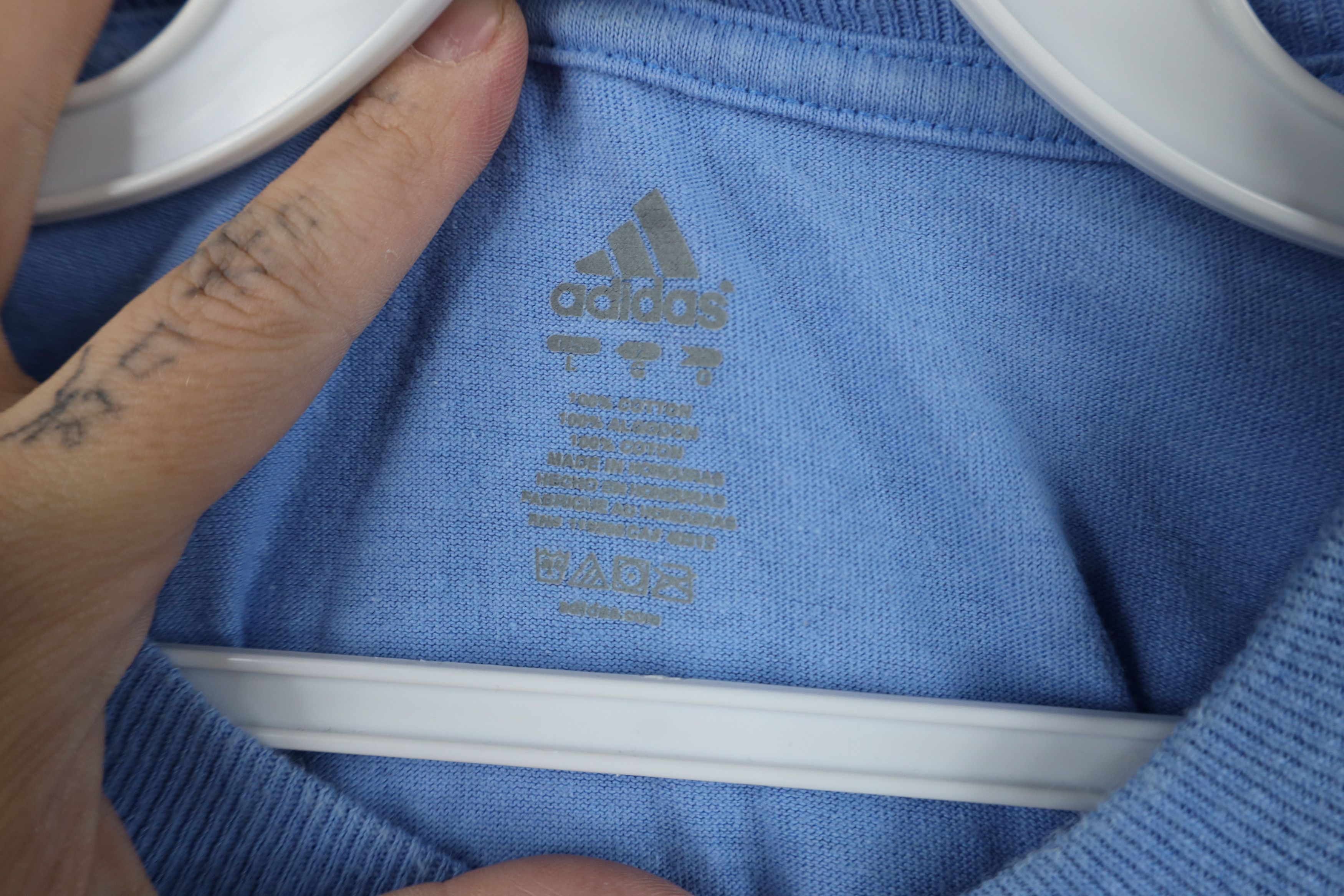 Adidas Vintage Adidas Madonna University Volleyball T-Shirt Blue Size US L / EU 52-54 / 3 - 7 Thumbnail