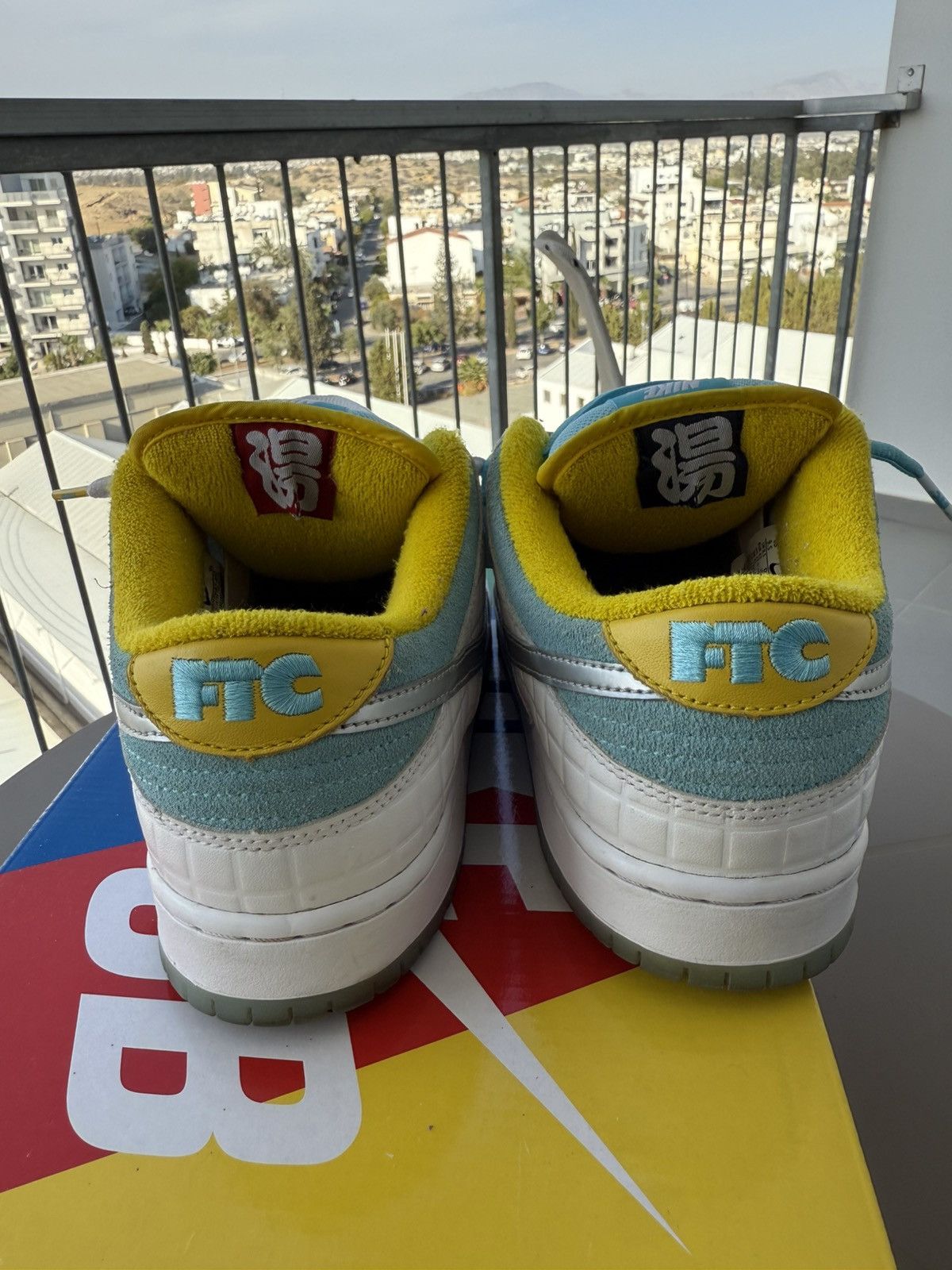 FTC × Nike Nike x FTC SB Size US 9.5 / EU 42-43 - 2 Thumbnail