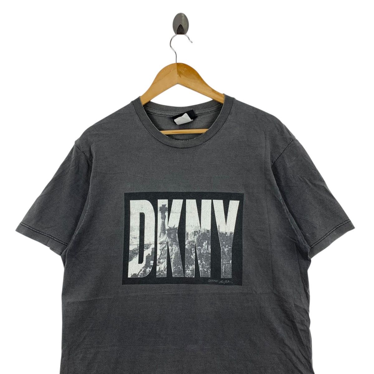DKNY Vintage 90s DKNY Donna Karan New York Usa Tshirt Size US M / EU 48-50 / 2 - 2 Thumbnail