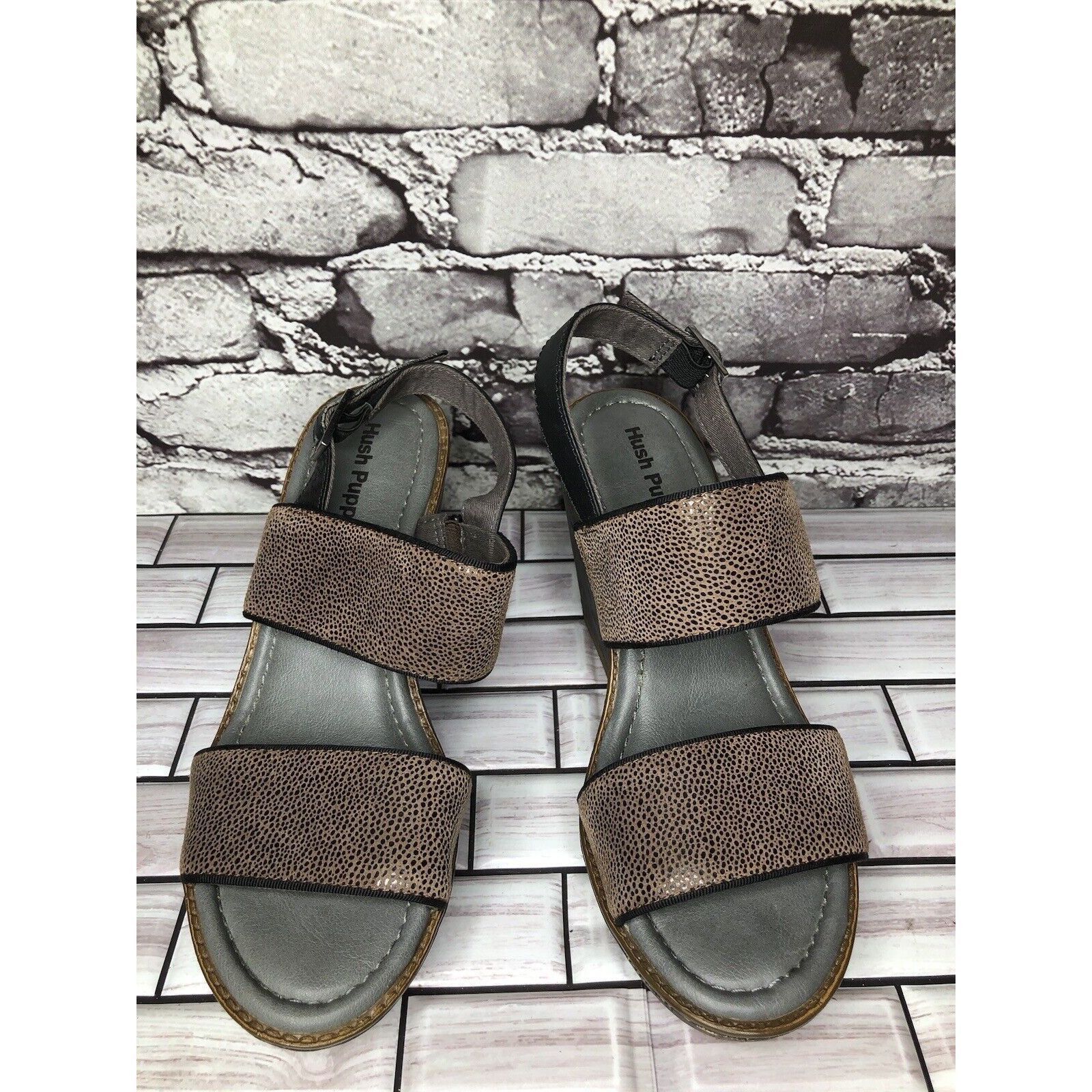 Hush Puppies Hush Puppies Taupe Leather Polka Dot Platform Wedges Sandals Size US 8 / IT 38 - 22 Thumbnail