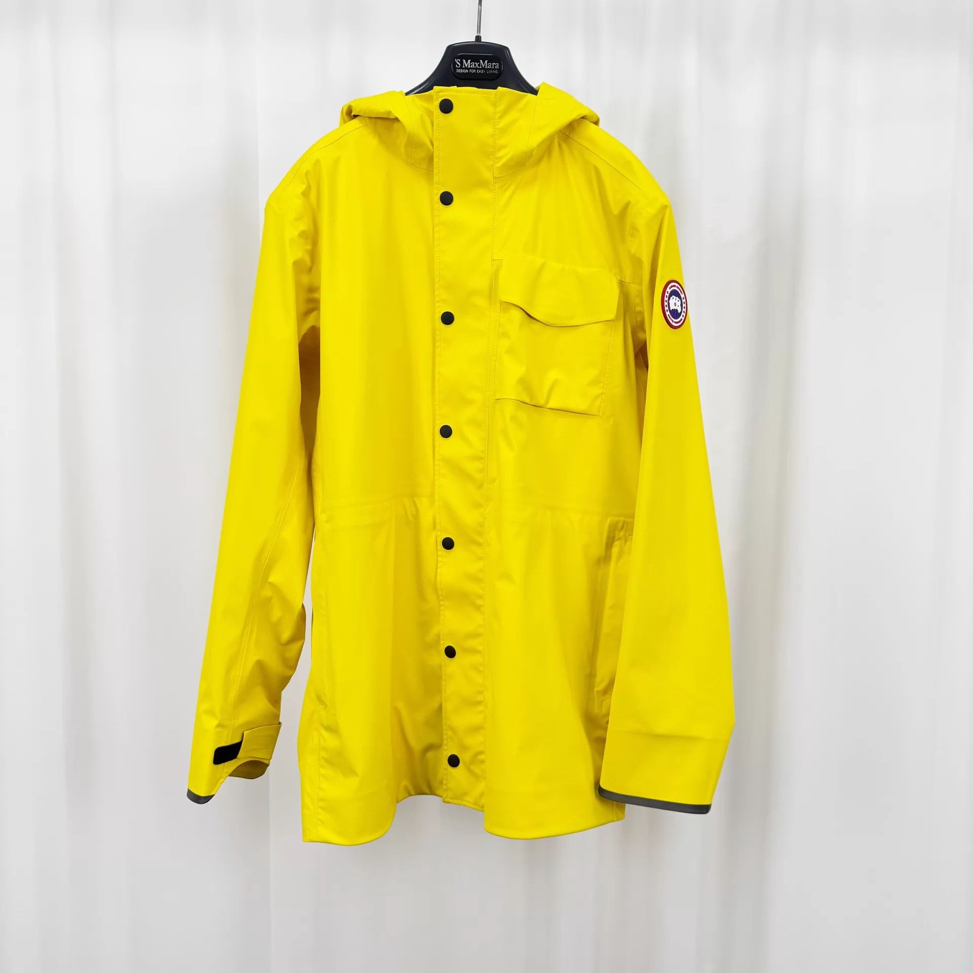 Canada Goose Canada Goose Embroidered Logo Shell Jacket M Size US M / EU 48-50 / 2 - 1 Thumbnail