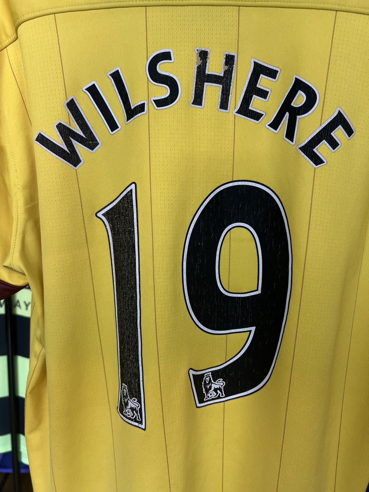 Nike Soccer Jersey Nike Arsenal 2010/11 Wilshere #19 Size US L / EU 52-54 / 3 - 3 Thumbnail