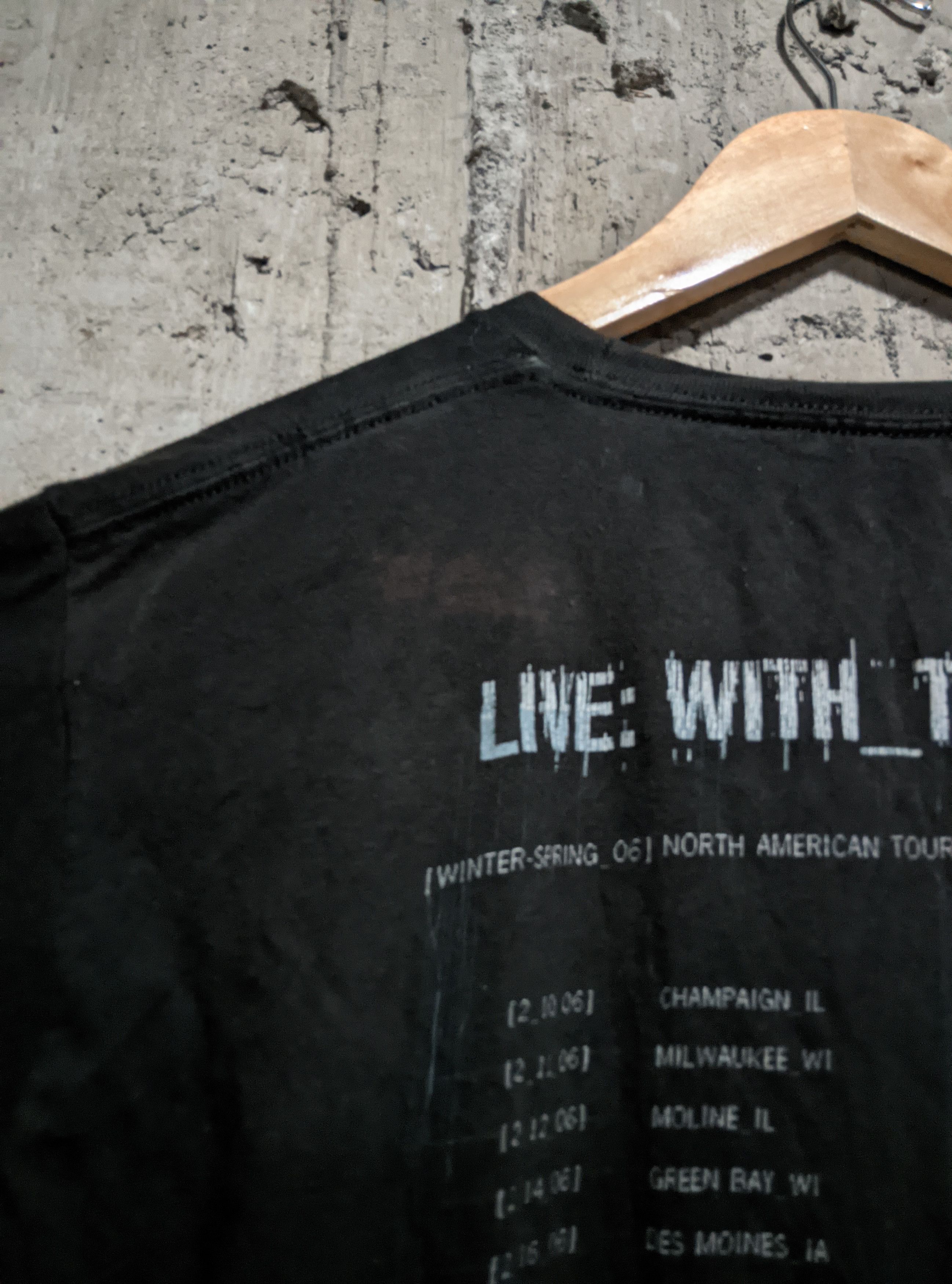 Band Tees Vintage 2006 nine inch nails Nin live with teeth tour Size US L / EU 52-54 / 3 - 7 Thumbnail