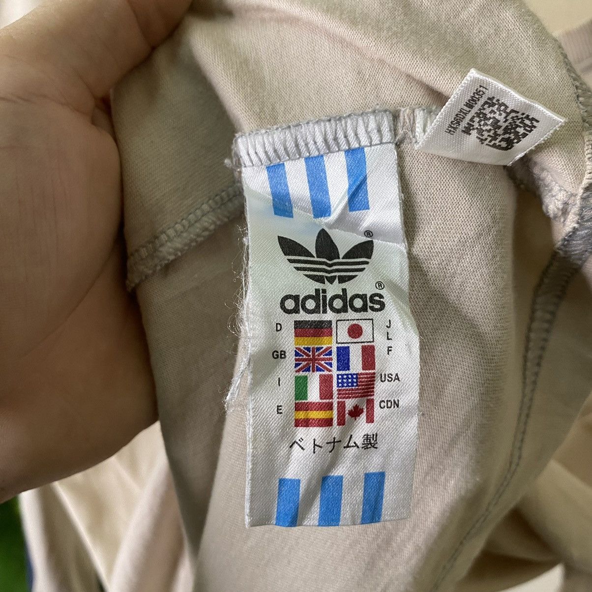 Adidas × Vintage Vintage 2006 Adidas Vienna Tribute Big Logo LS Tee Size US L / EU 52-54 / 3 - 4 Thumbnail