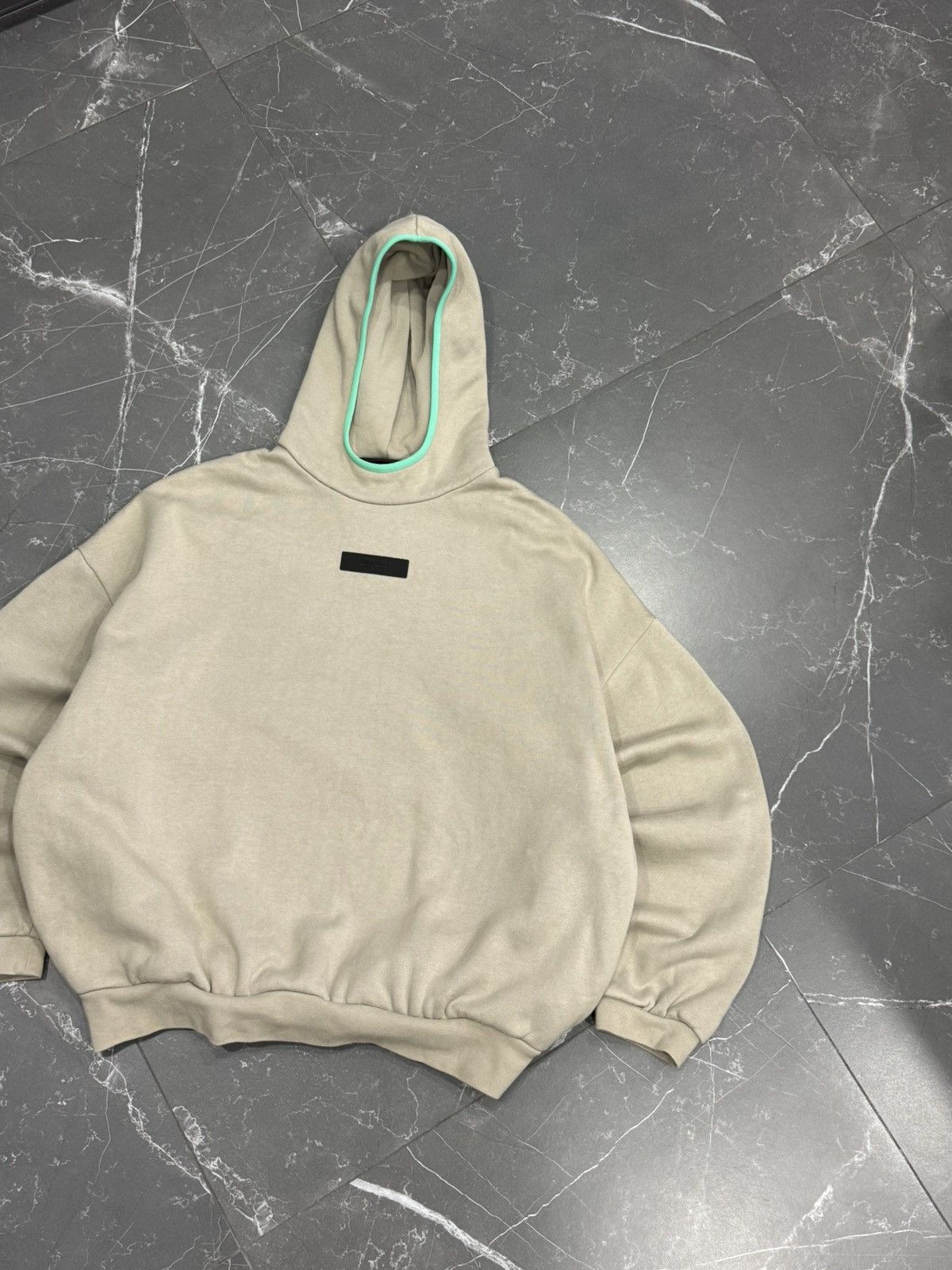 Fear of God Rare Essentials Fear of God oversized box fit hoodie size M Size US M / EU 48-50 / 2 - 4 Thumbnail