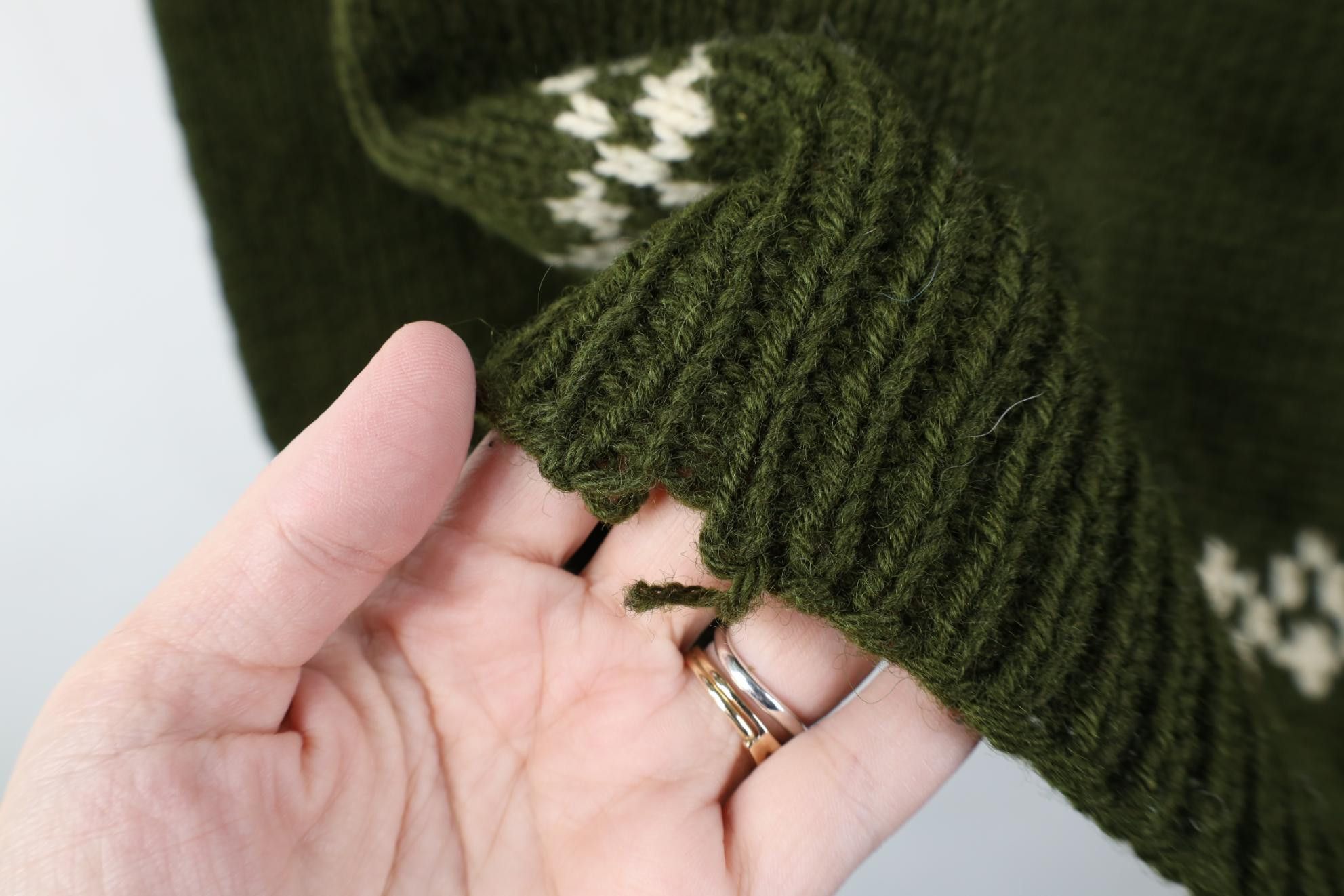 Vintage Vintage 50s Cowichan Wool Hand Knit Fair Isle Sweater Size US M / EU 48-50 / 2 - 4 Thumbnail