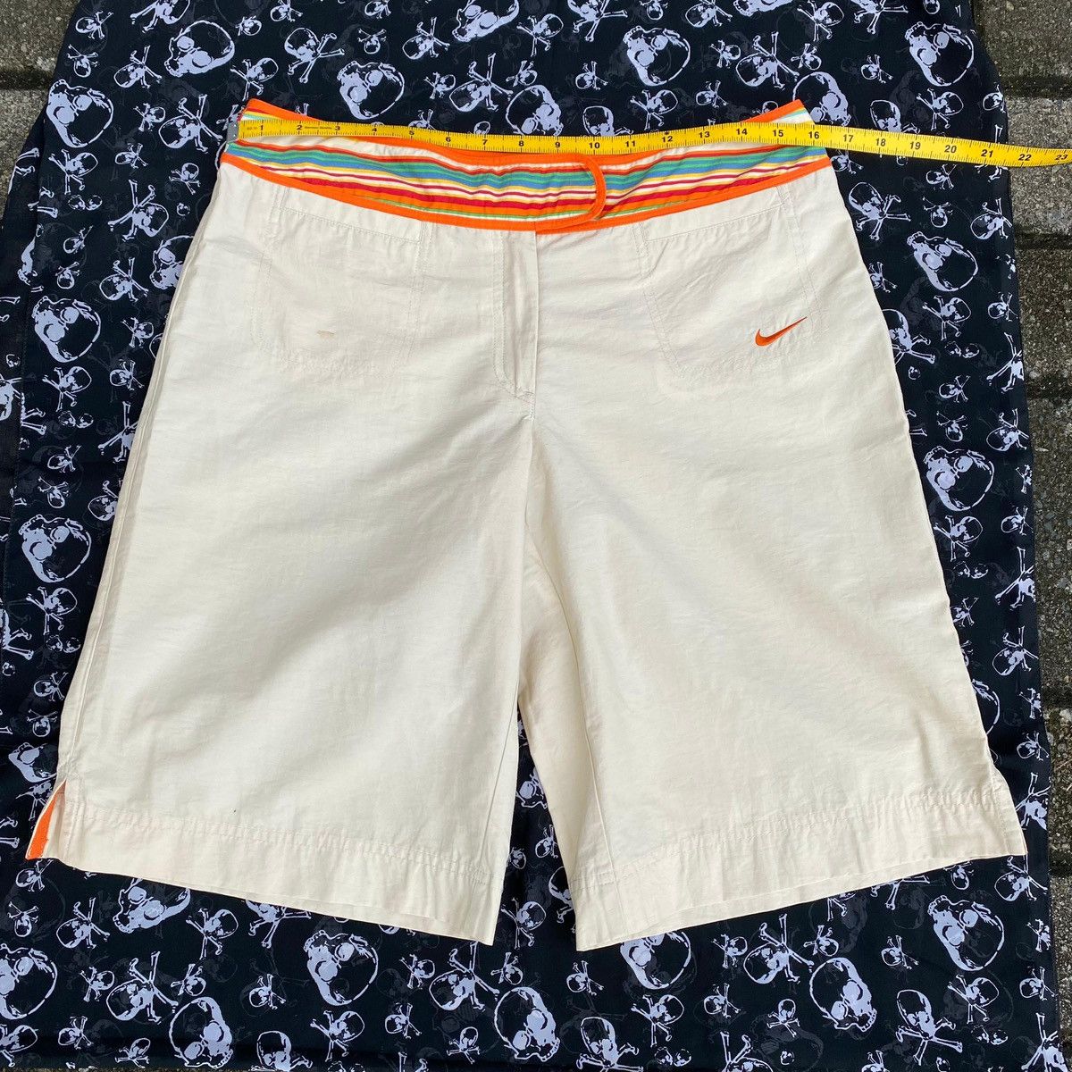 Nike Nike Capri Pants Style Khaki Beige Rainbow Waist Style Sport Size 32" / US 10 / IT 46 - 22 Thumbnail