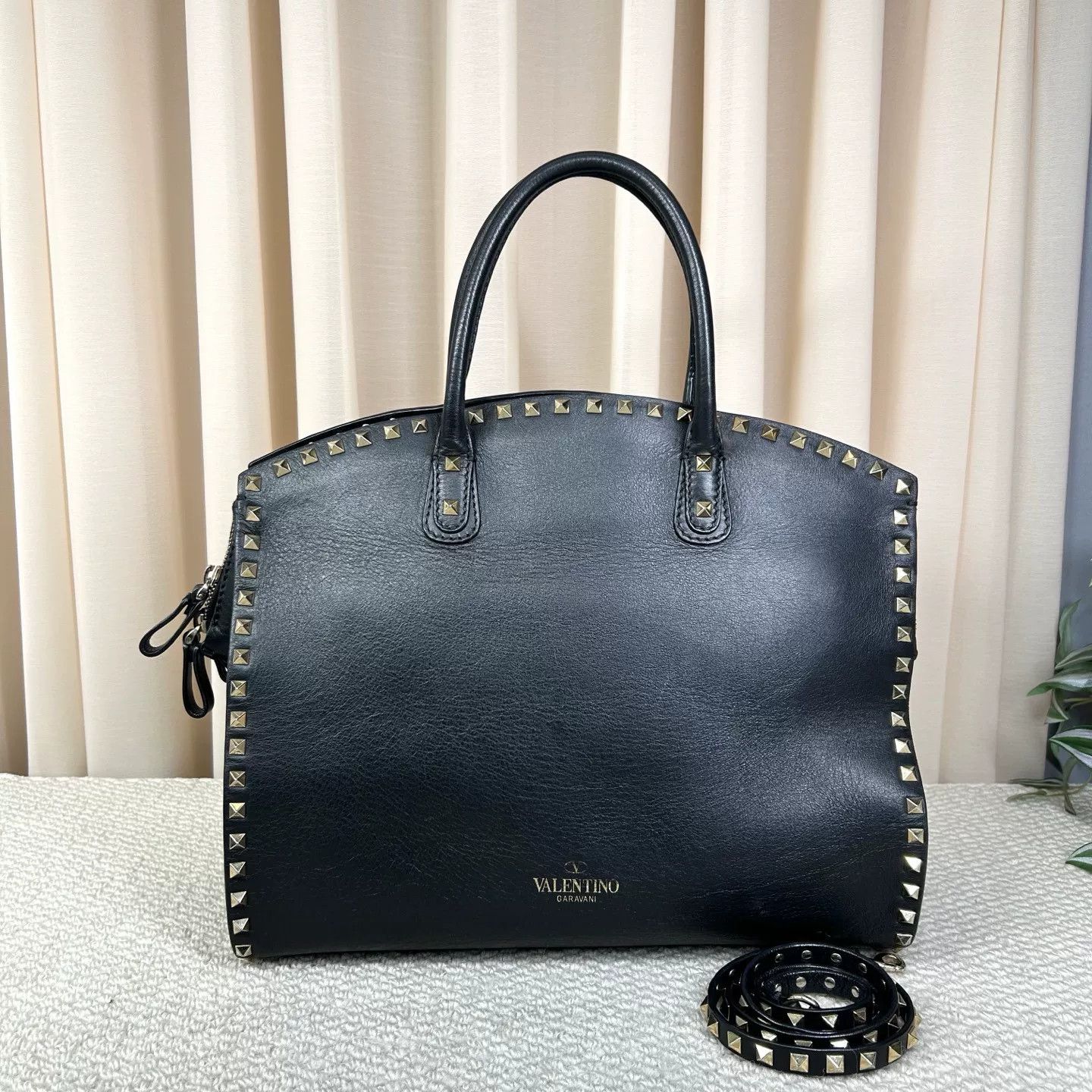 Valentino Pre-loved Bag Very good condition Size ONE SIZE - 1 Thumbnail