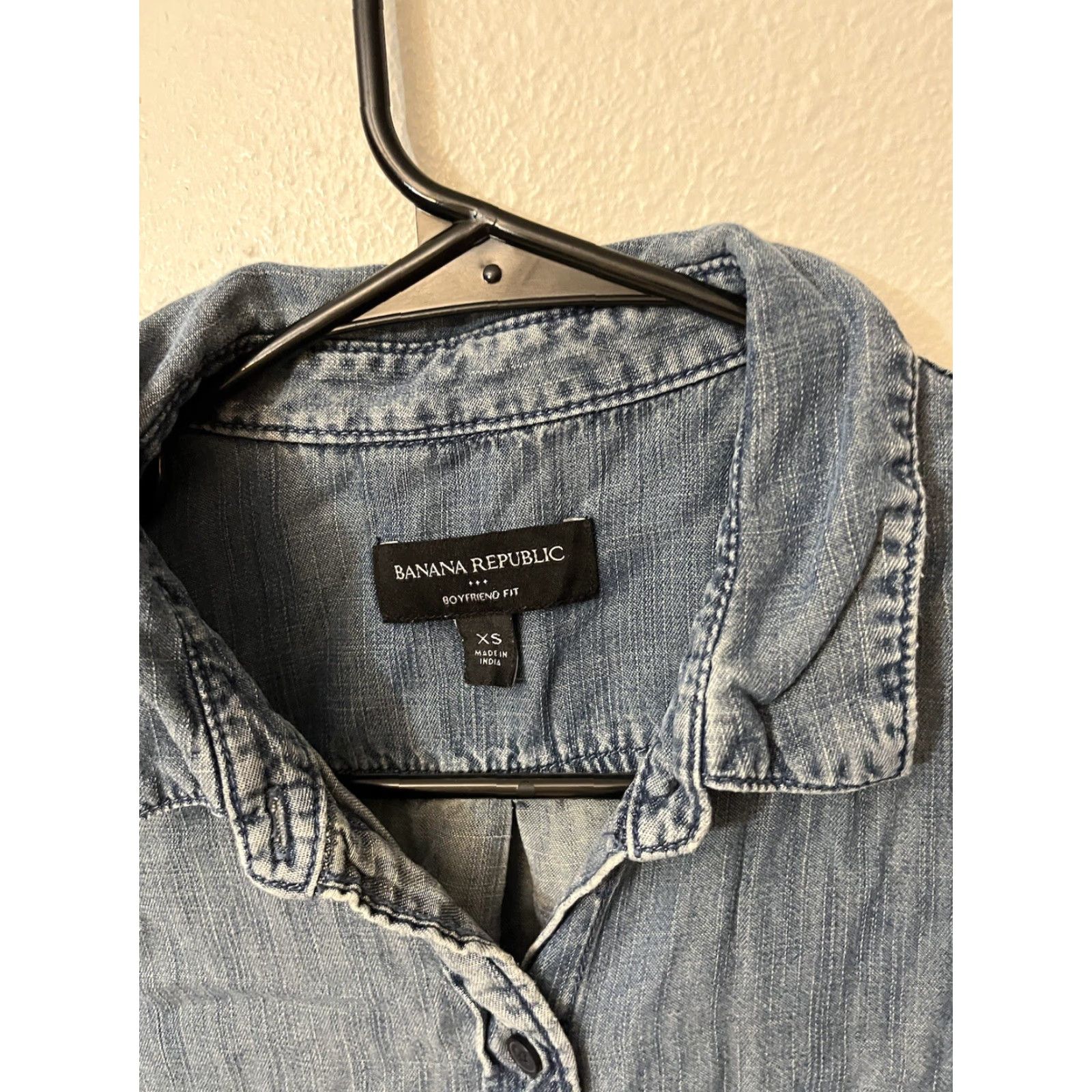 Banana Republic BANANA REPUBLIC Denim Blue XS Lyocell Button-Up Chambray Shirt Women Size XS / US 0-2 / IT 36-38 - 2 Thumbnail