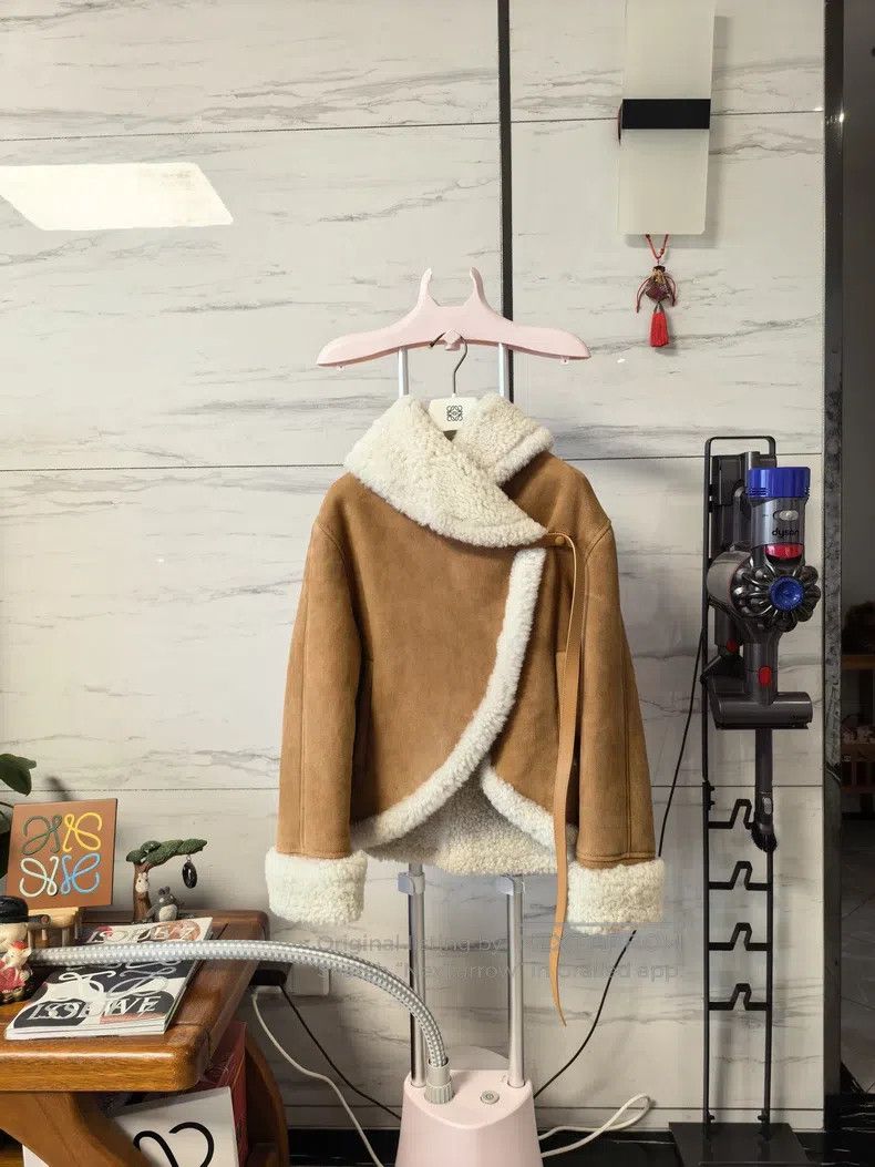 Loewe Loewe Shearling lamb shearling jacket with fur collar Size XXS / US 00 / IT 34 - 1 Thumbnail